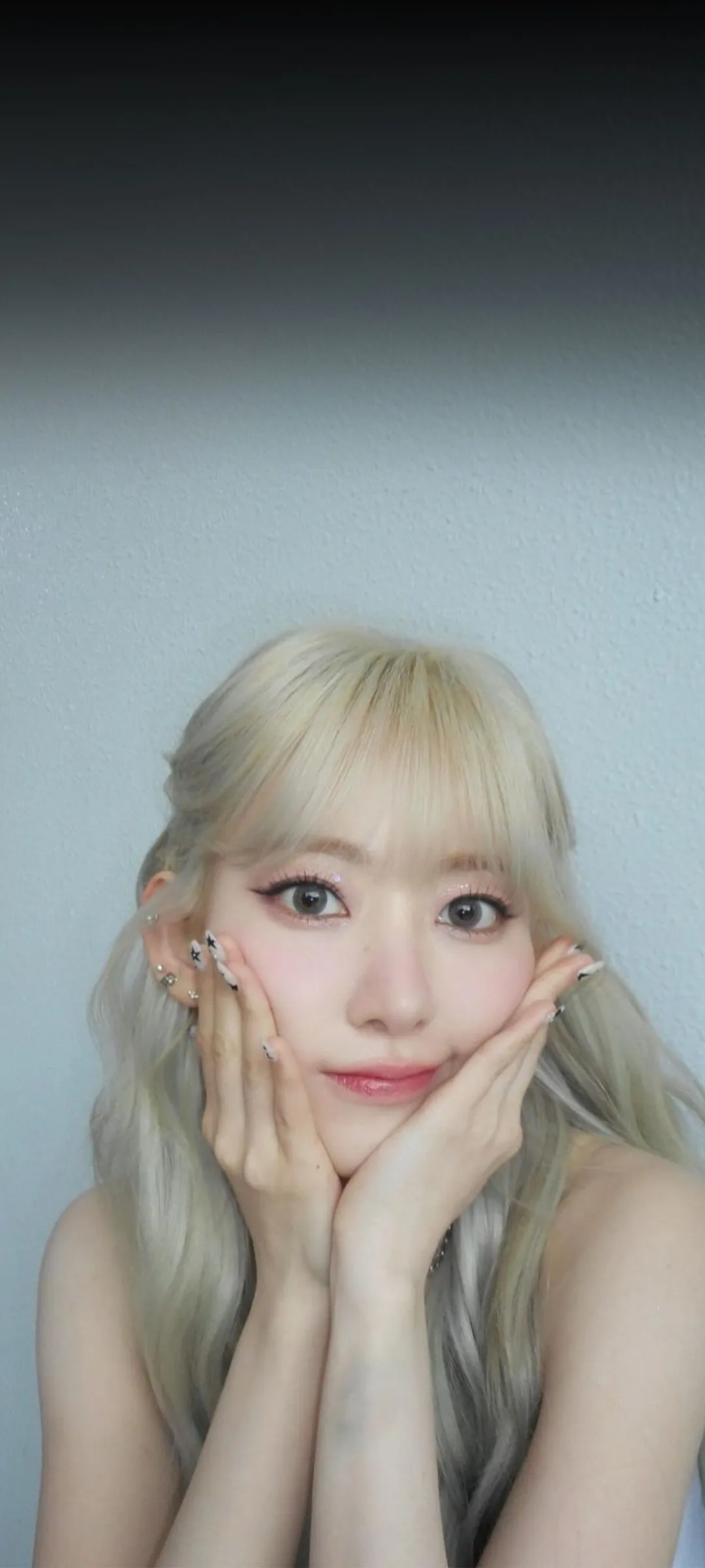 Fond d'écran de verrouillage mobile Sakura Miyawaki 4K HD télécharger — IZ*ONE, LE SSERAFIM