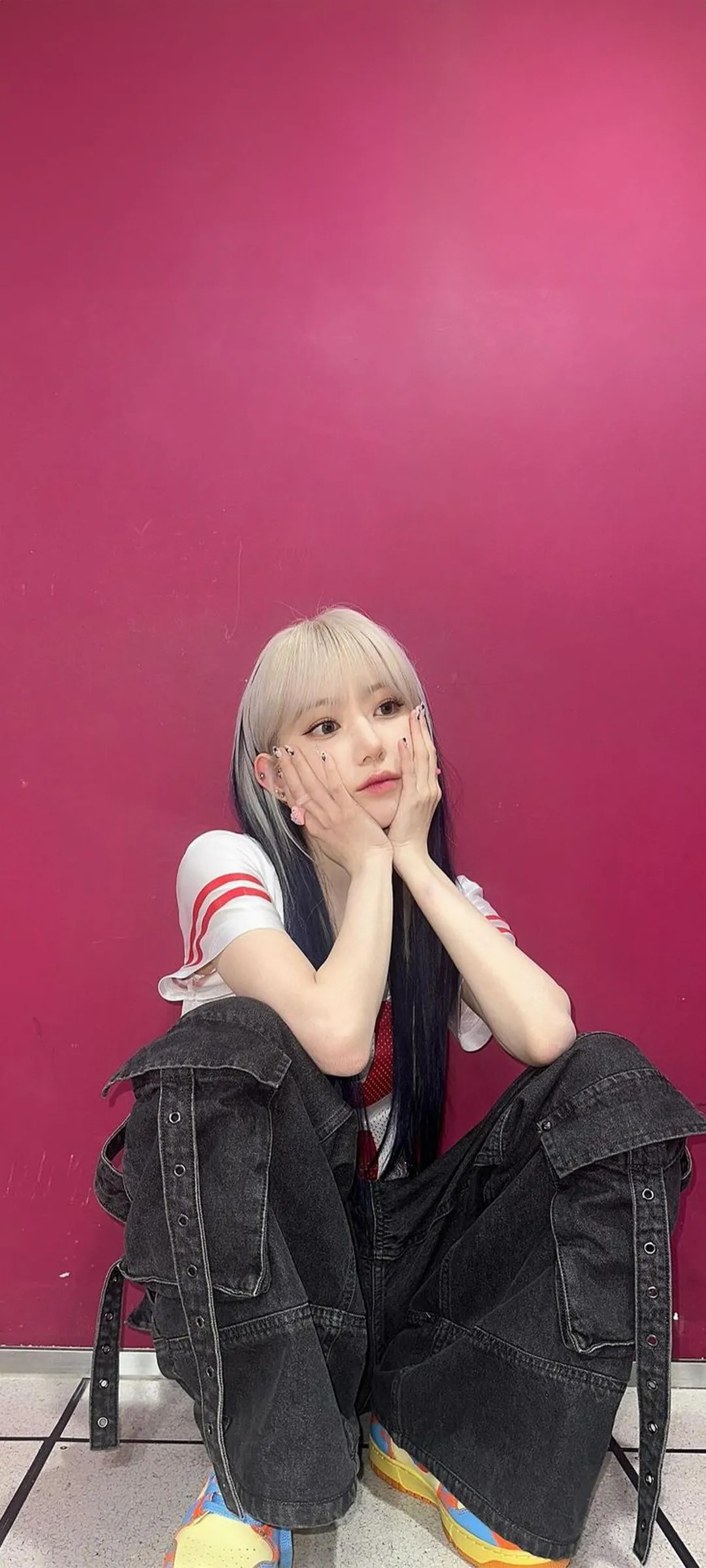 Fond d'écran de verrouillage mobile Sakura Miyawaki 4K HD télécharger — IZ*ONE, LE SSERAFIM