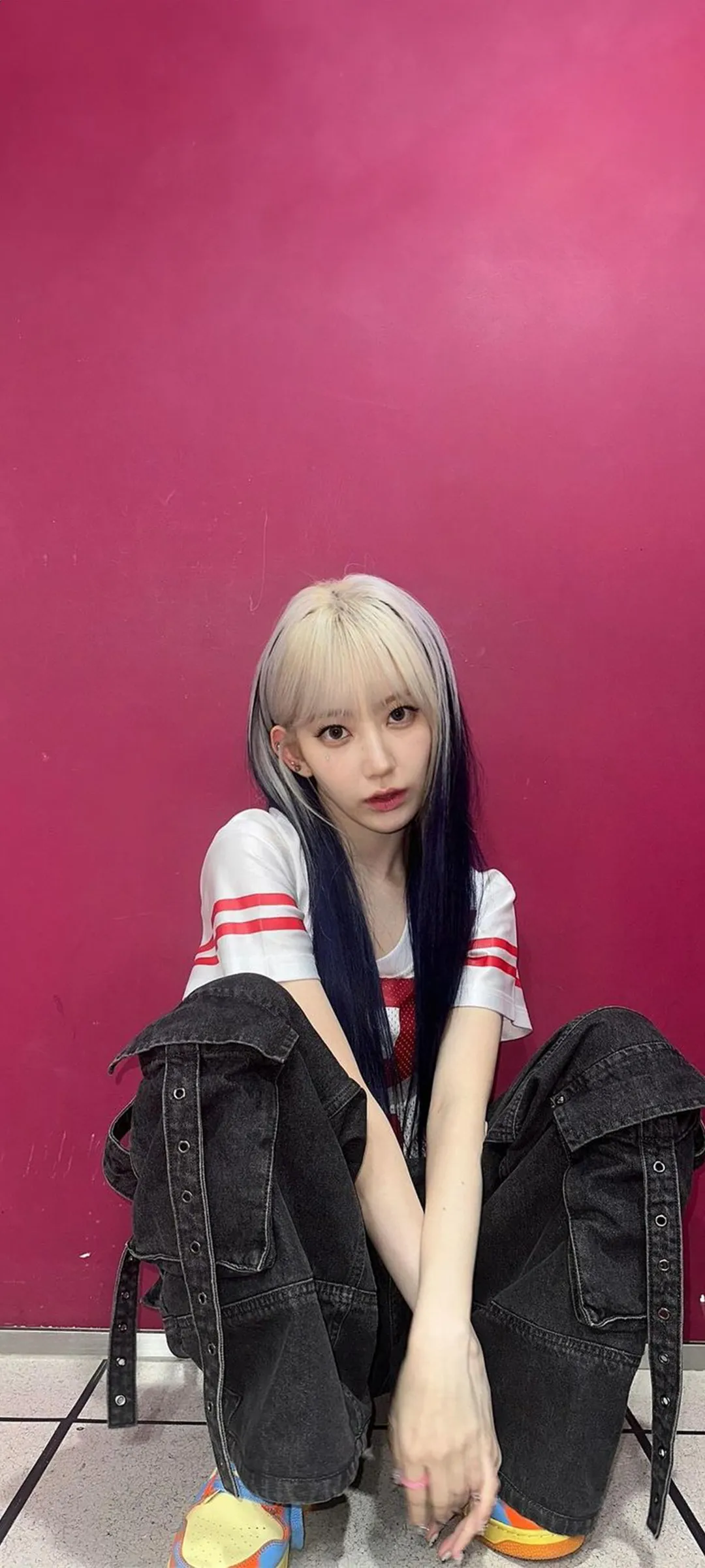 Fond d'écran de verrouillage mobile Sakura Miyawaki 4K HD télécharger — IZ*ONE, LE SSERAFIM