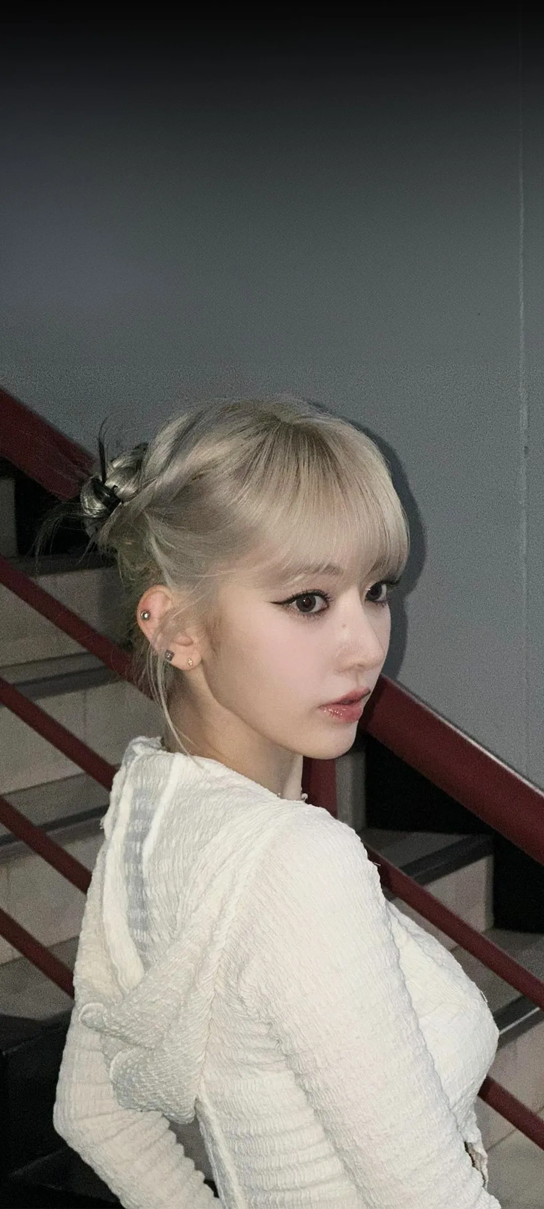 Fond d'écran de verrouillage mobile Sakura Miyawaki 4K HD télécharger — IZ*ONE, LE SSERAFIM