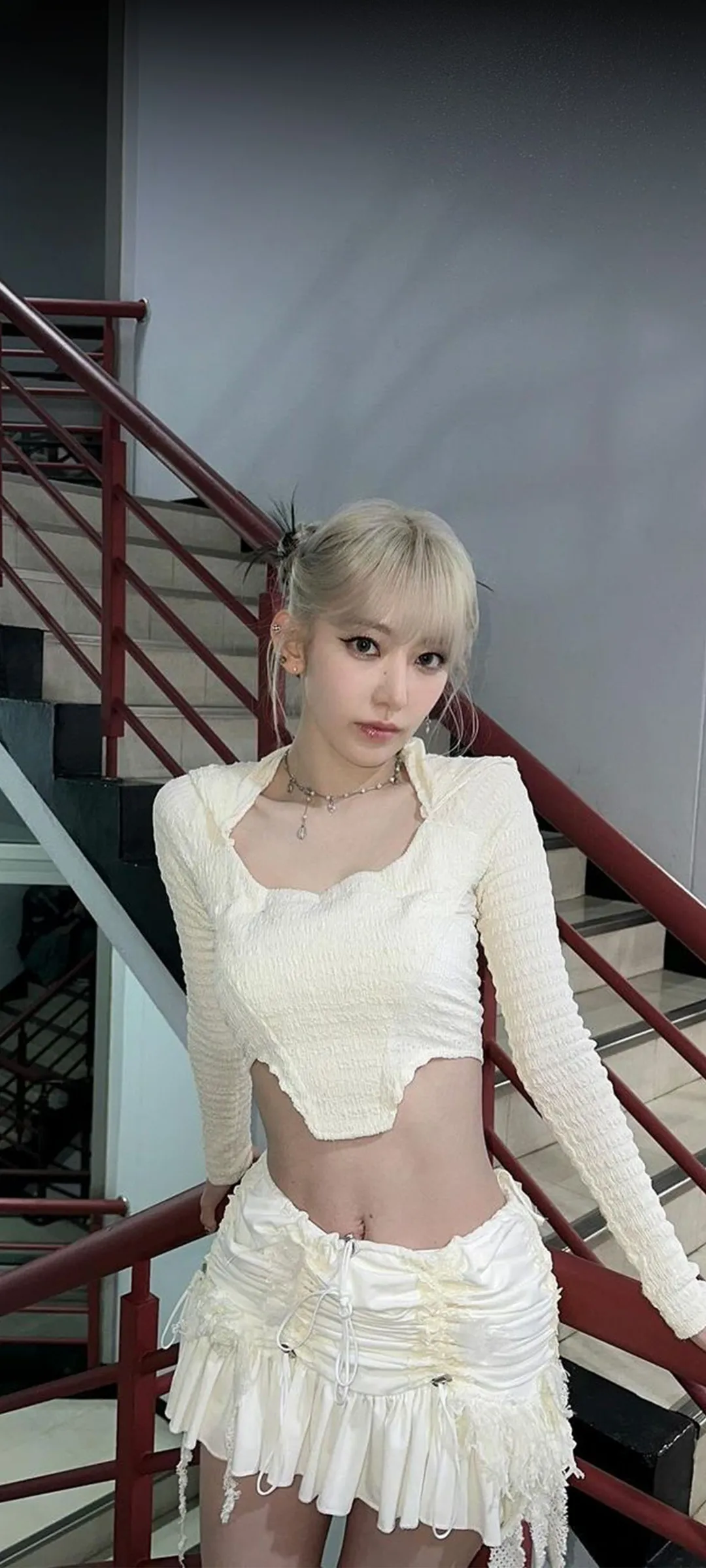 Fond d'écran de verrouillage mobile Sakura Miyawaki 4K HD télécharger — IZ*ONE, LE SSERAFIM