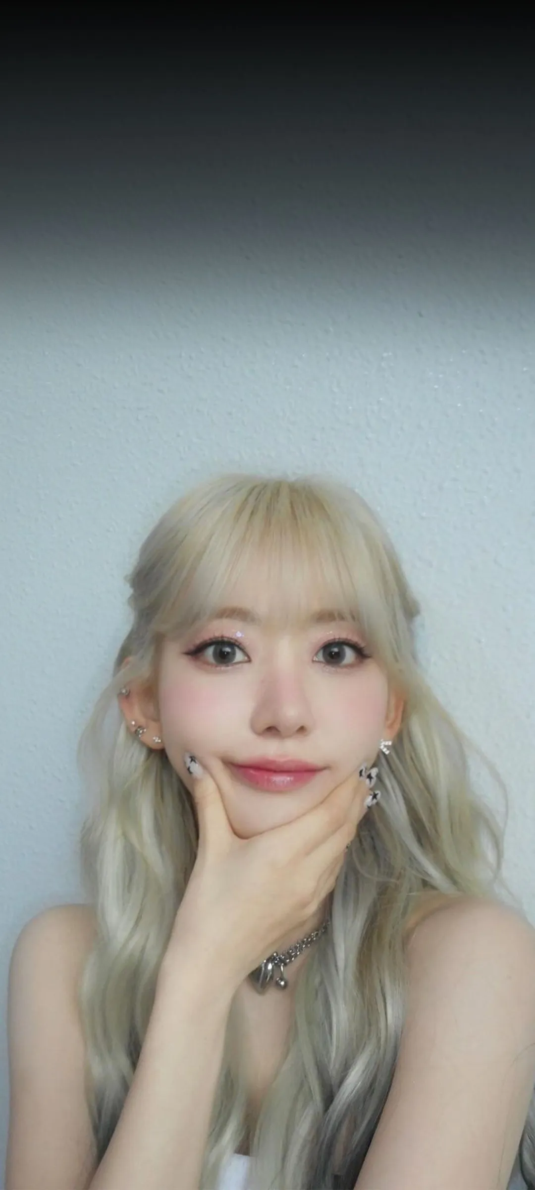 Fond d'écran de verrouillage mobile Sakura Miyawaki 4K HD télécharger — IZ*ONE, LE SSERAFIM