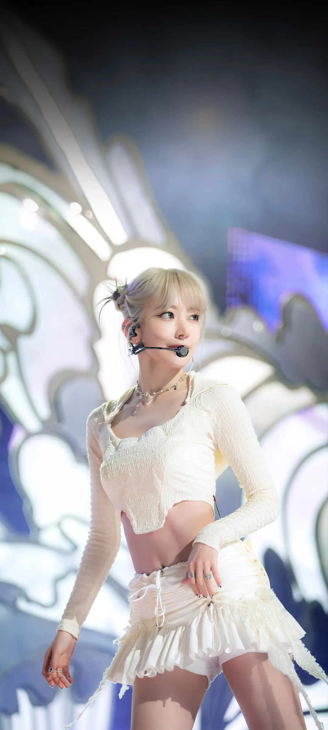 Fond d'écran de verrouillage mobile Sakura Miyawaki 4K HD télécharger — IZ*ONE, LE SSERAFIM