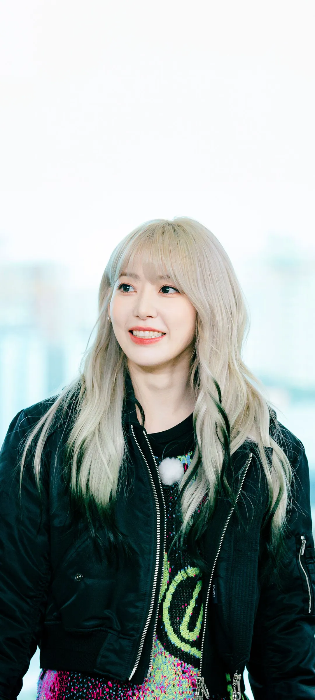 Fond d'écran de verrouillage mobile Sakura Miyawaki 4K HD télécharger — IZ*ONE, LE SSERAFIM