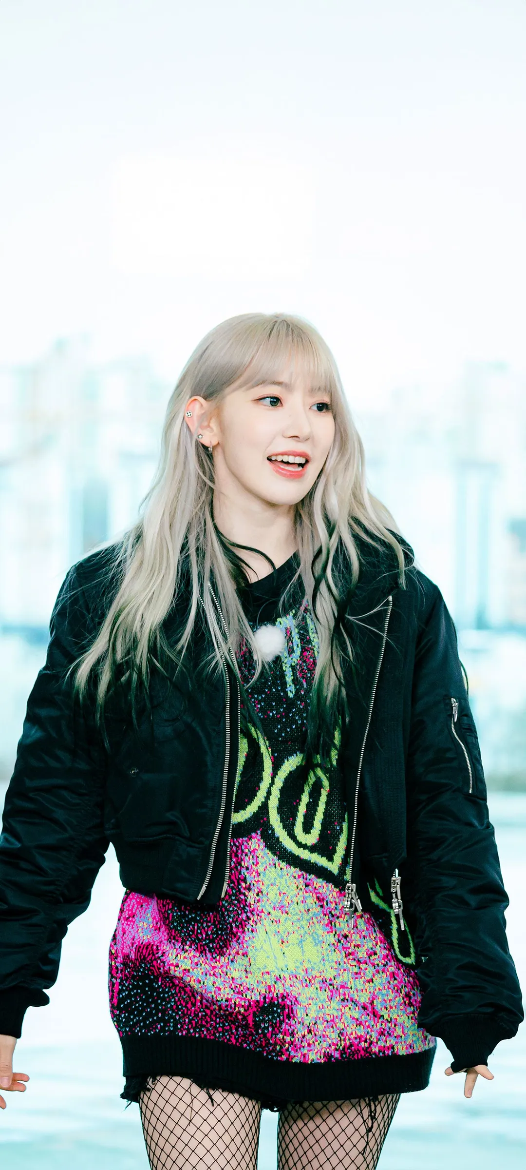 Fond d'écran de verrouillage mobile Sakura Miyawaki 4K HD télécharger — IZ*ONE, LE SSERAFIM