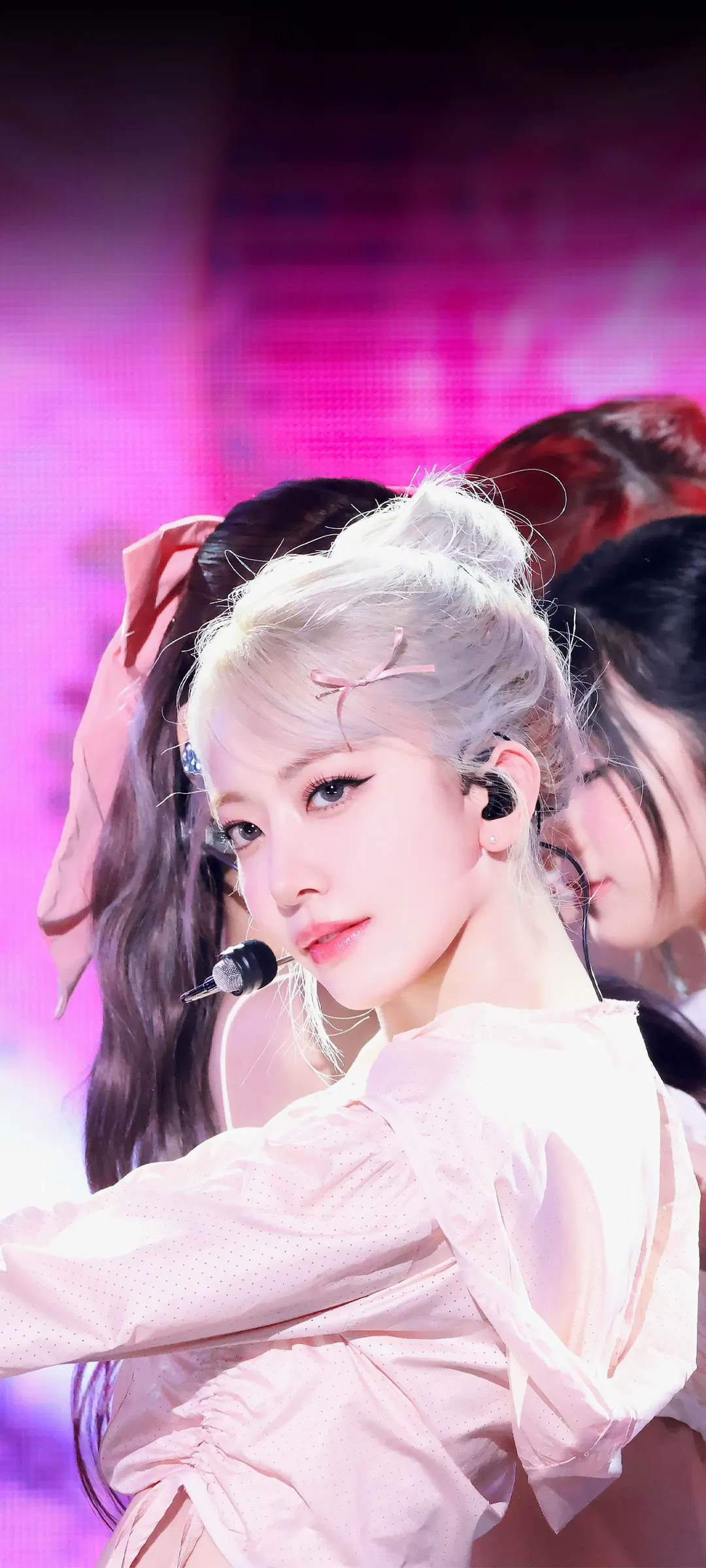 Fond d'écran de verrouillage mobile Sakura Miyawaki 4K HD télécharger — IZ*ONE, LE SSERAFIM