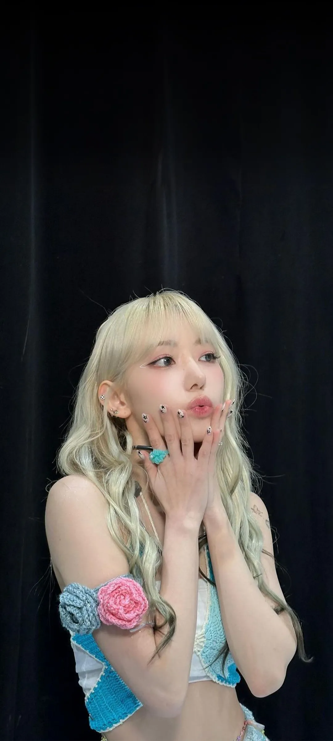 Fond d'écran de verrouillage mobile Sakura Miyawaki 4K HD télécharger — IZ*ONE, LE SSERAFIM