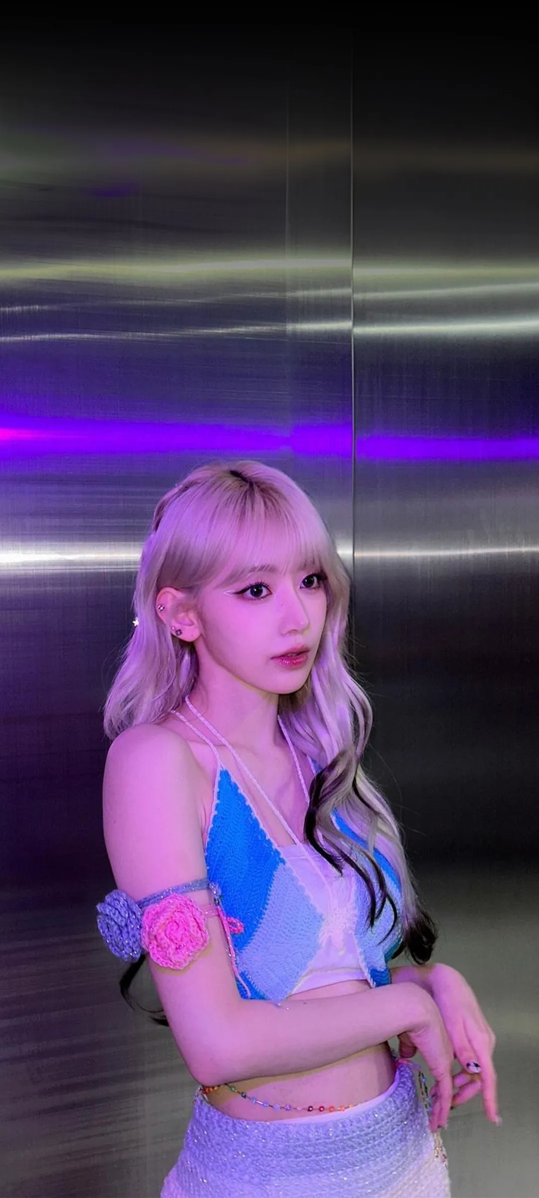 Fond d'écran de verrouillage mobile Sakura Miyawaki 4K HD télécharger — IZ*ONE, LE SSERAFIM