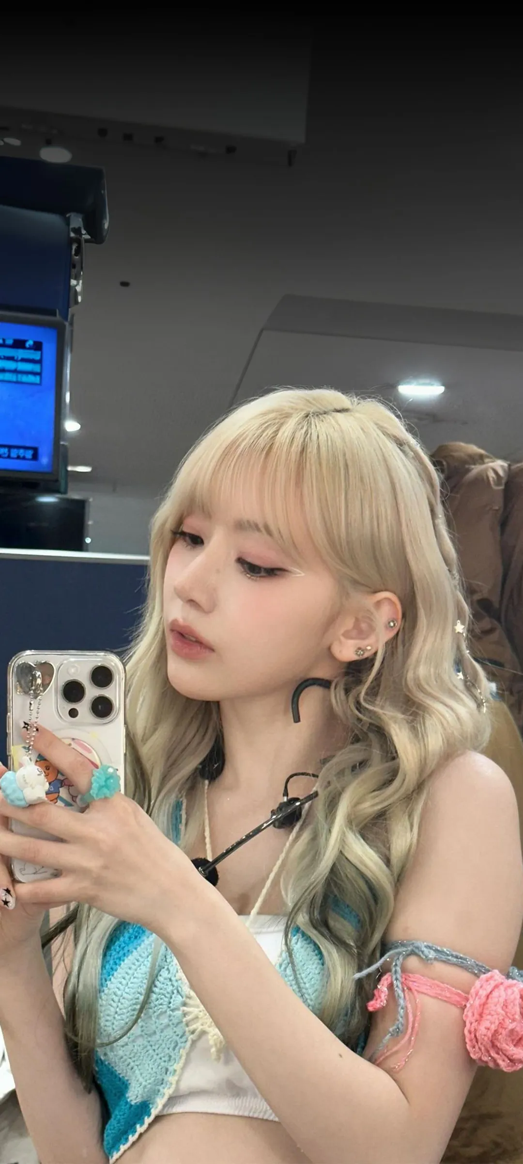 Fond d'écran de verrouillage mobile Sakura Miyawaki 4K HD télécharger — IZ*ONE, LE SSERAFIM