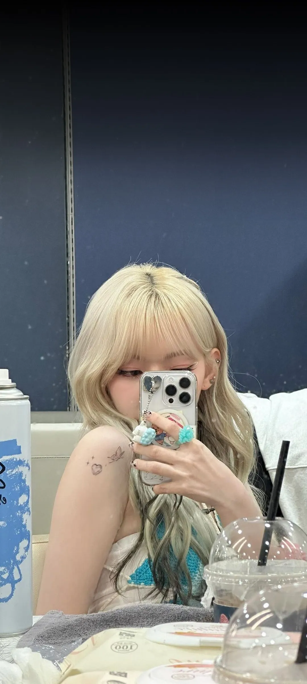 Fond d'écran de verrouillage mobile Sakura Miyawaki 4K HD télécharger — IZ*ONE, LE SSERAFIM