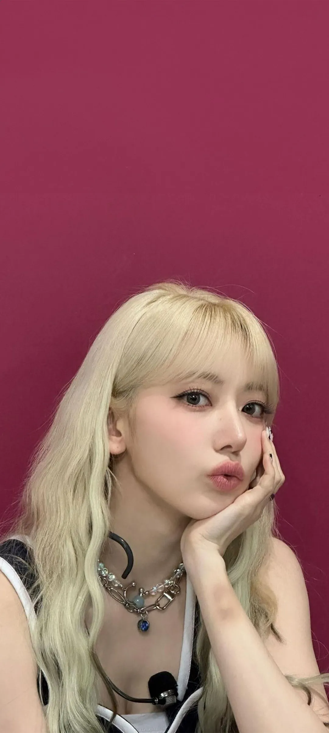 Fond d'écran de verrouillage mobile Sakura Miyawaki 4K HD télécharger — IZ*ONE, LE SSERAFIM