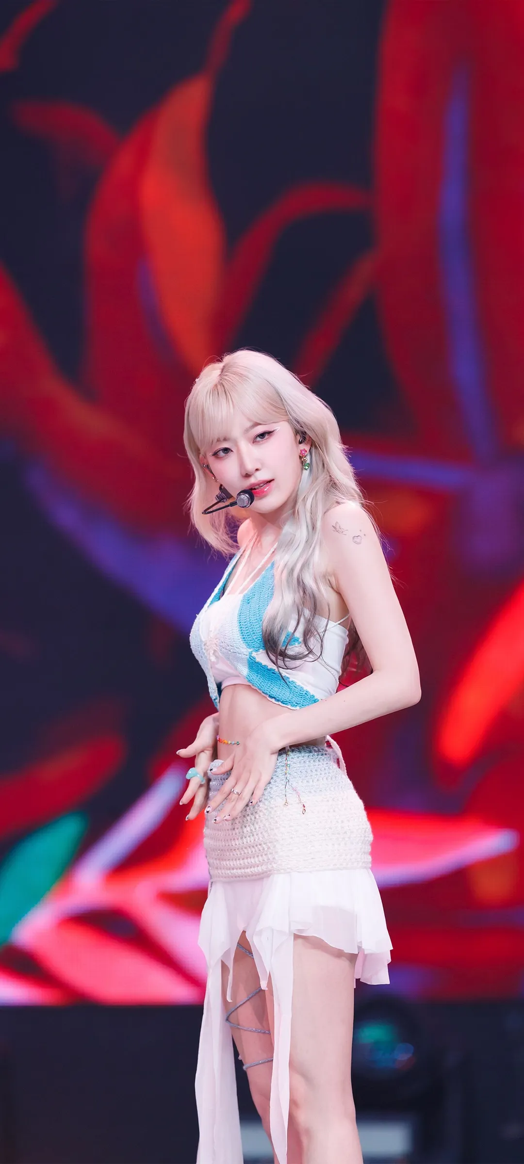 Fond d'écran de verrouillage mobile Sakura Miyawaki 4K HD télécharger — IZ*ONE, LE SSERAFIM