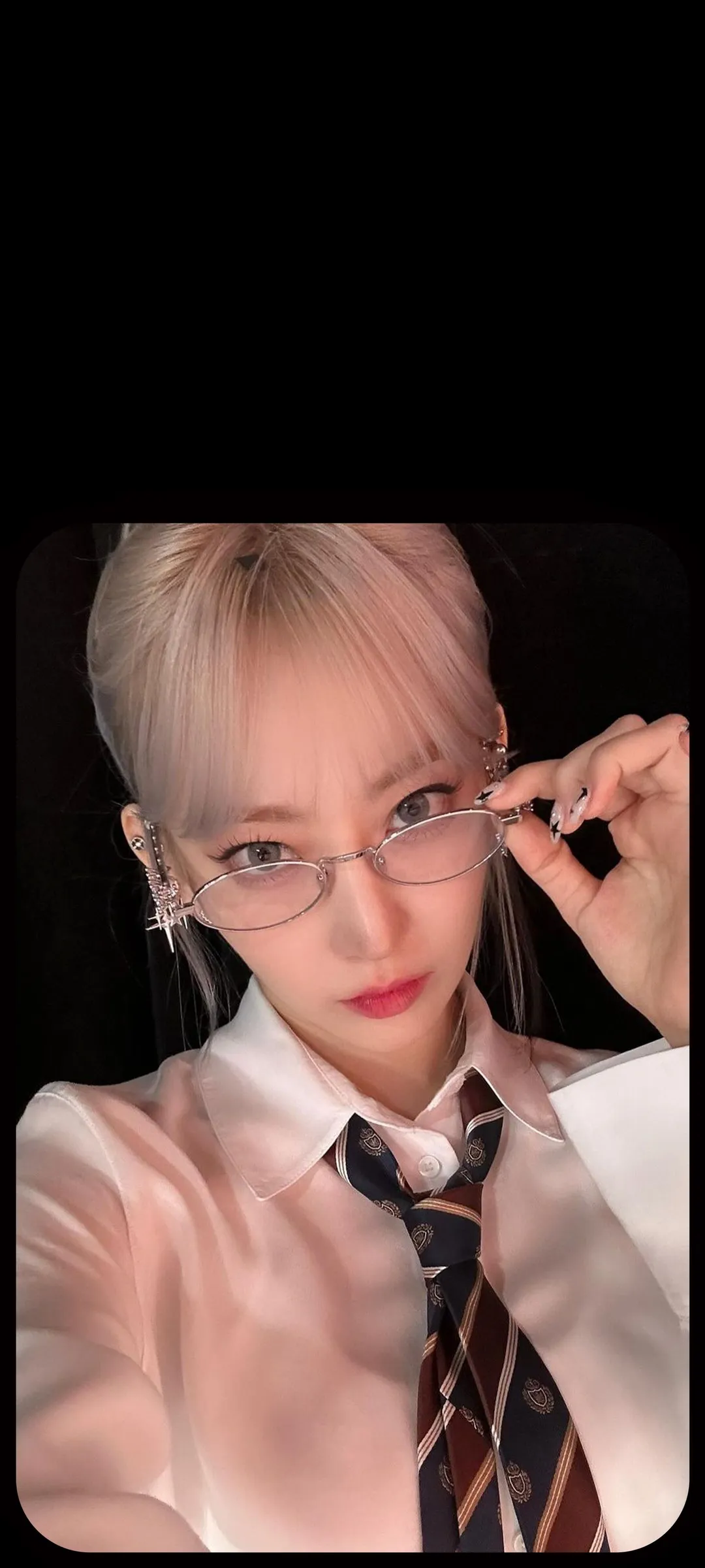 Fond d'écran de verrouillage mobile Sakura Miyawaki 4K HD télécharger — IZ*ONE, LE SSERAFIM