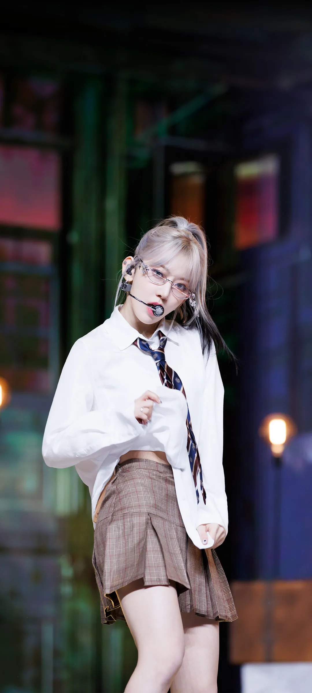Fond d'écran de verrouillage mobile Sakura Miyawaki 4K HD télécharger — IZ*ONE, LE SSERAFIM