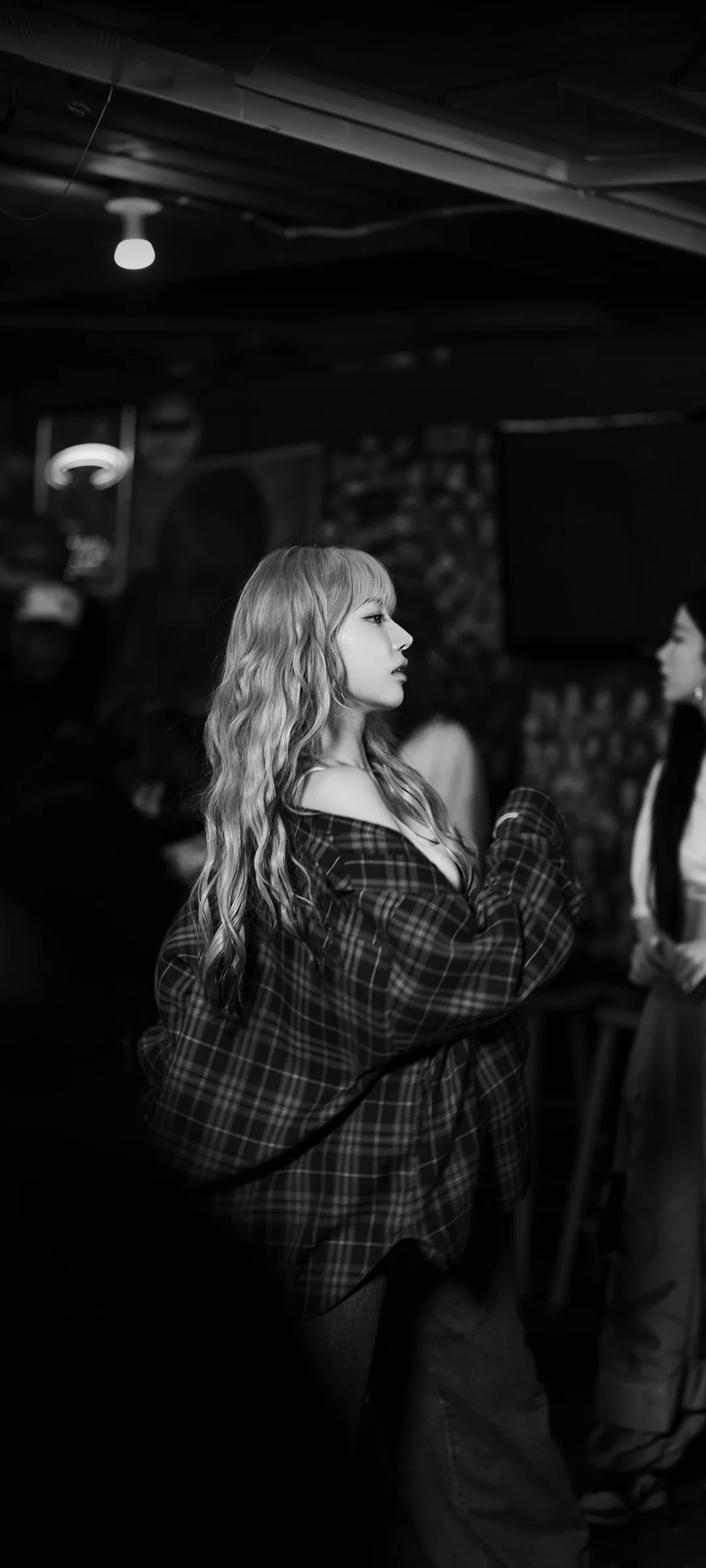 Fond d'écran de verrouillage mobile Sakura Miyawaki 4K HD télécharger — IZ*ONE, LE SSERAFIM