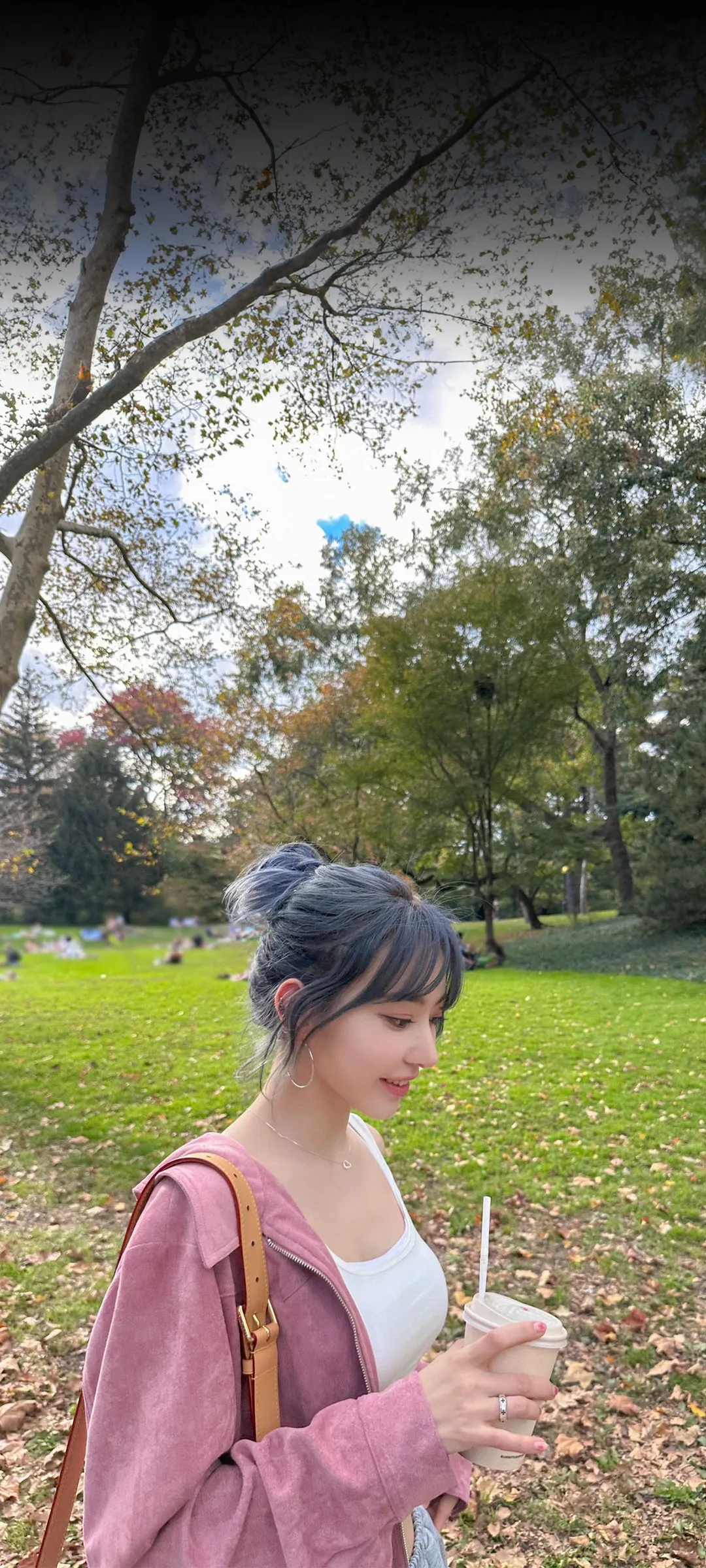 Fond d'écran de verrouillage mobile Sakura Miyawaki 4K HD télécharger — IZ*ONE, LE SSERAFIM