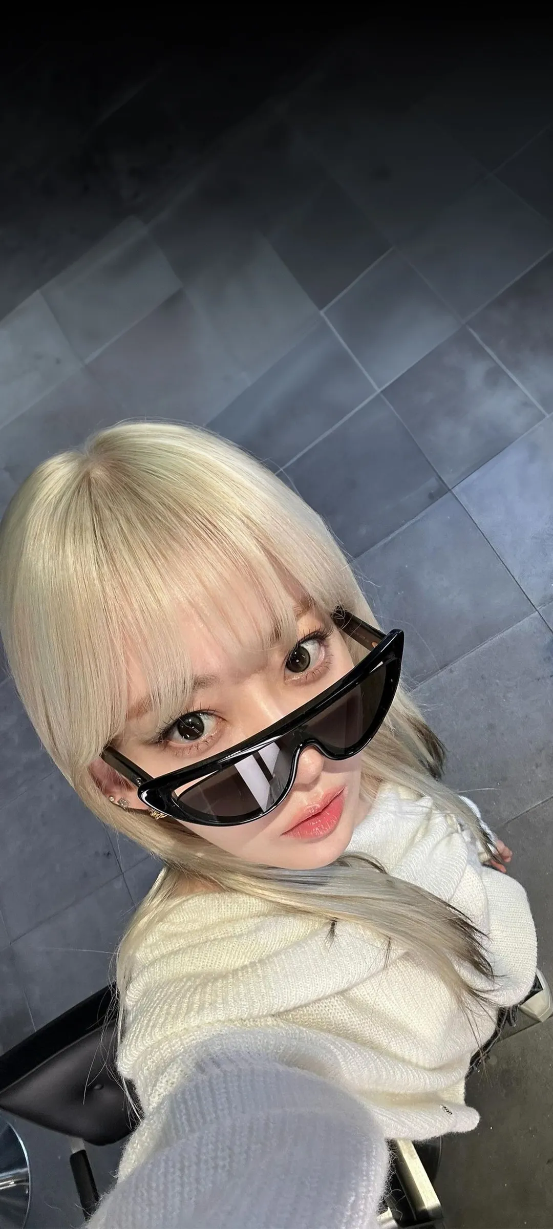 Fond d'écran de verrouillage mobile Sakura Miyawaki 4K HD télécharger — IZ*ONE, LE SSERAFIM