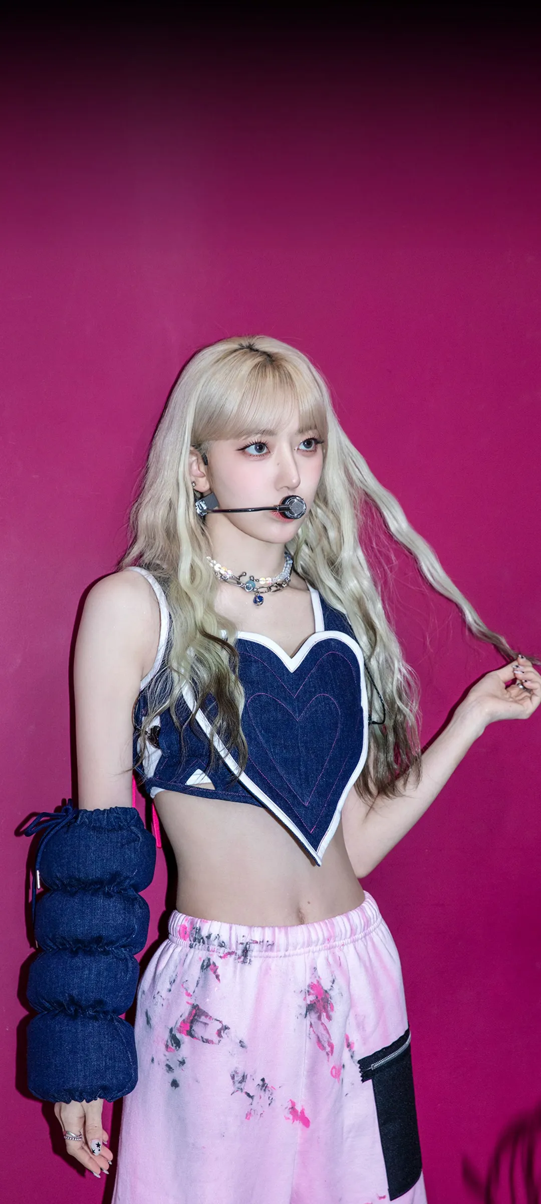Fond d'écran de verrouillage mobile Sakura Miyawaki 4K HD télécharger — IZ*ONE, LE SSERAFIM