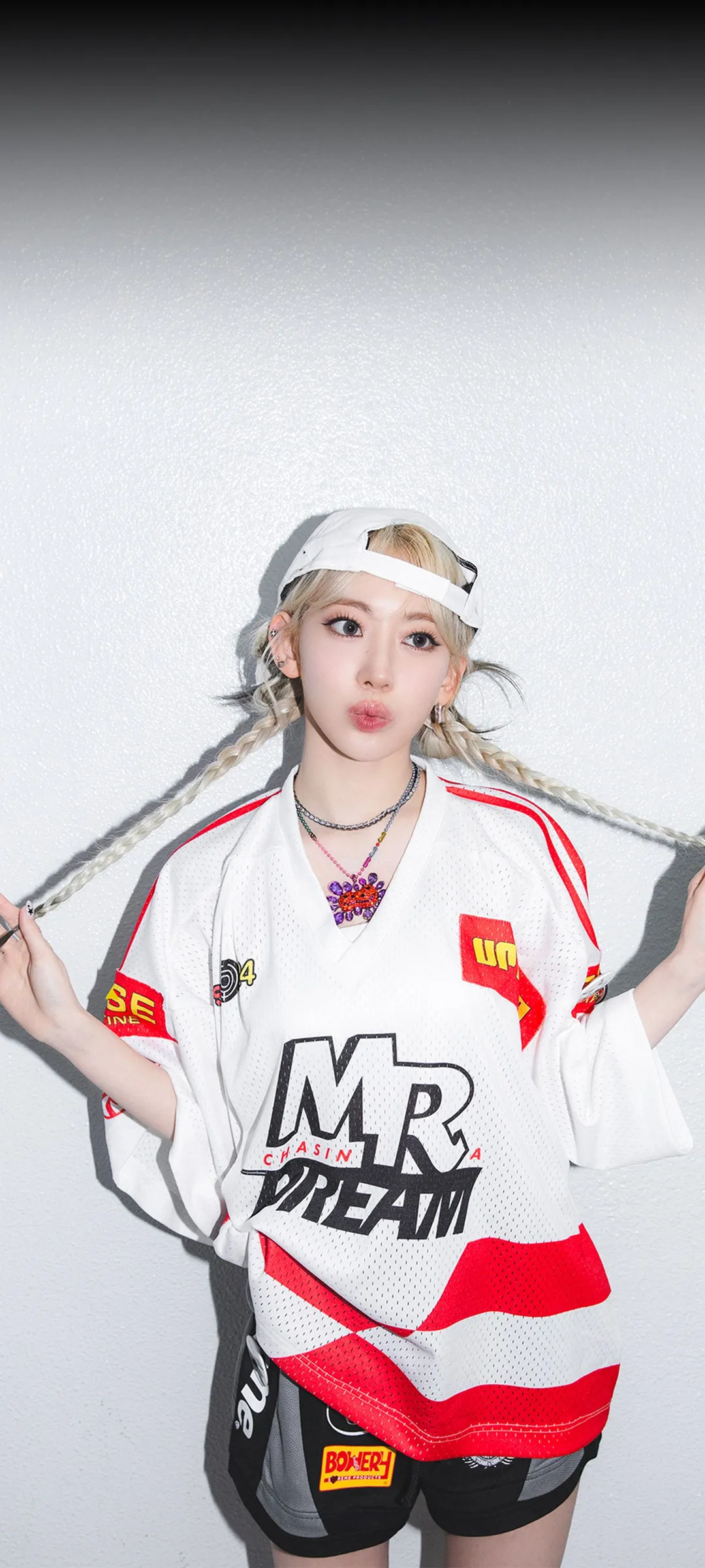 Fond d'écran de verrouillage mobile Sakura Miyawaki 4K HD télécharger — IZ*ONE, LE SSERAFIM