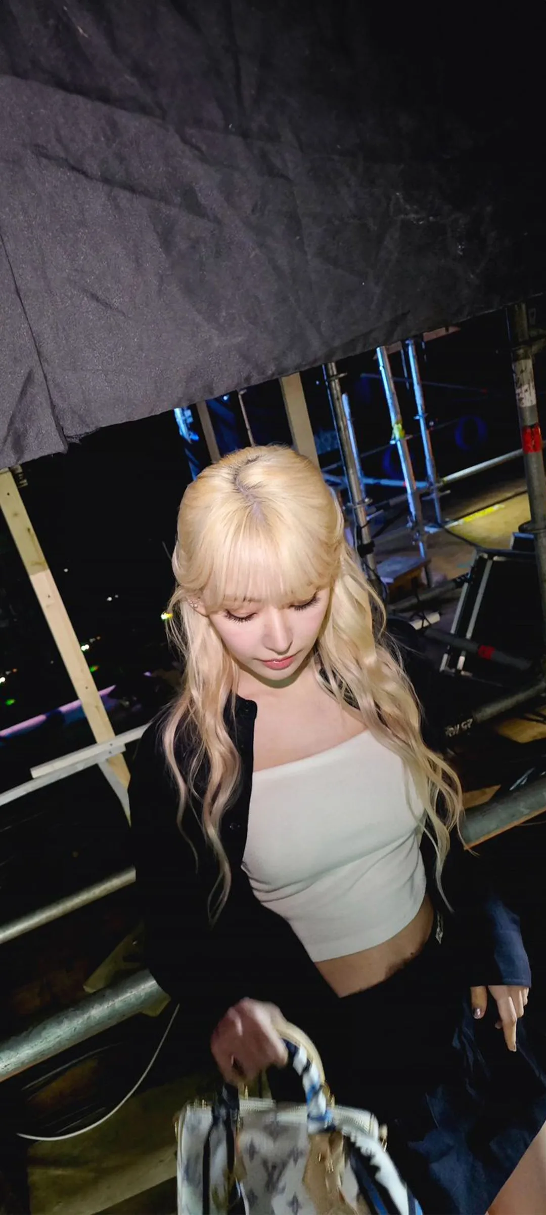 Fond d'écran de verrouillage mobile Sakura Miyawaki 4K HD télécharger — IZ*ONE, LE SSERAFIM