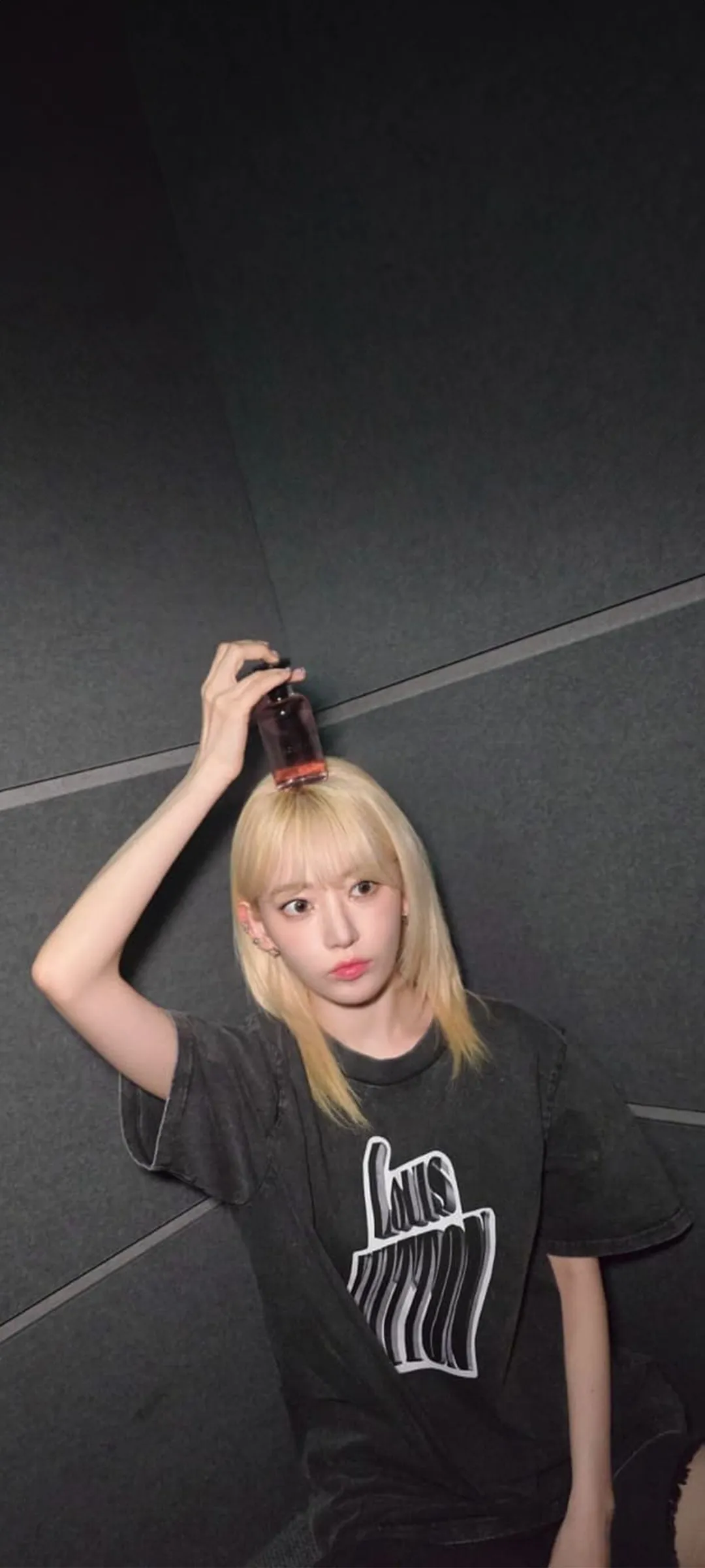 Fond d'écran de verrouillage mobile Sakura Miyawaki 4K HD télécharger — IZ*ONE, LE SSERAFIM