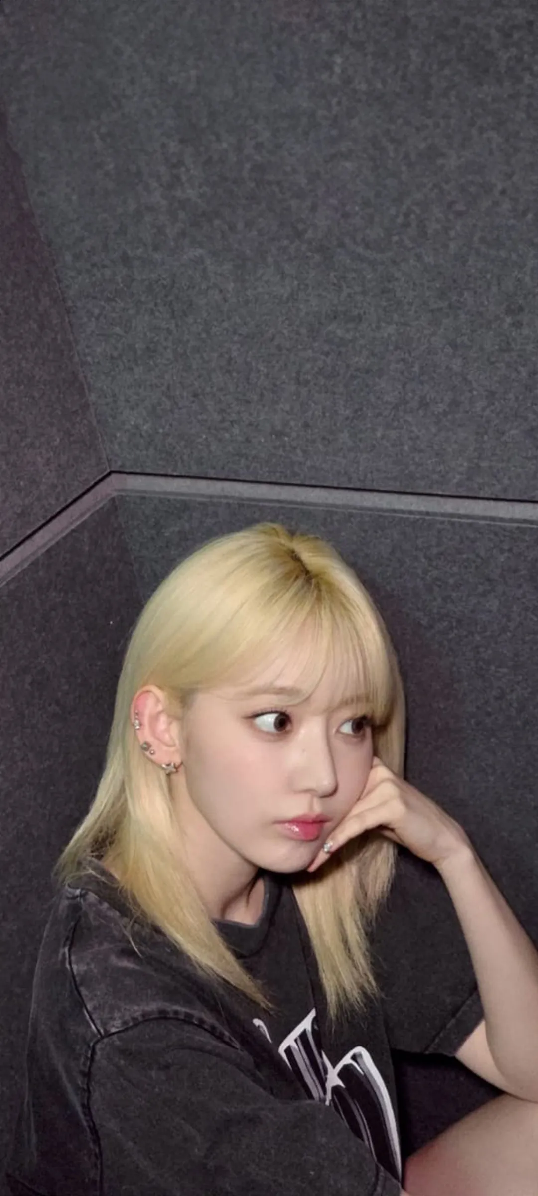 Fond d'écran de verrouillage mobile Sakura Miyawaki 4K HD télécharger — IZ*ONE, LE SSERAFIM