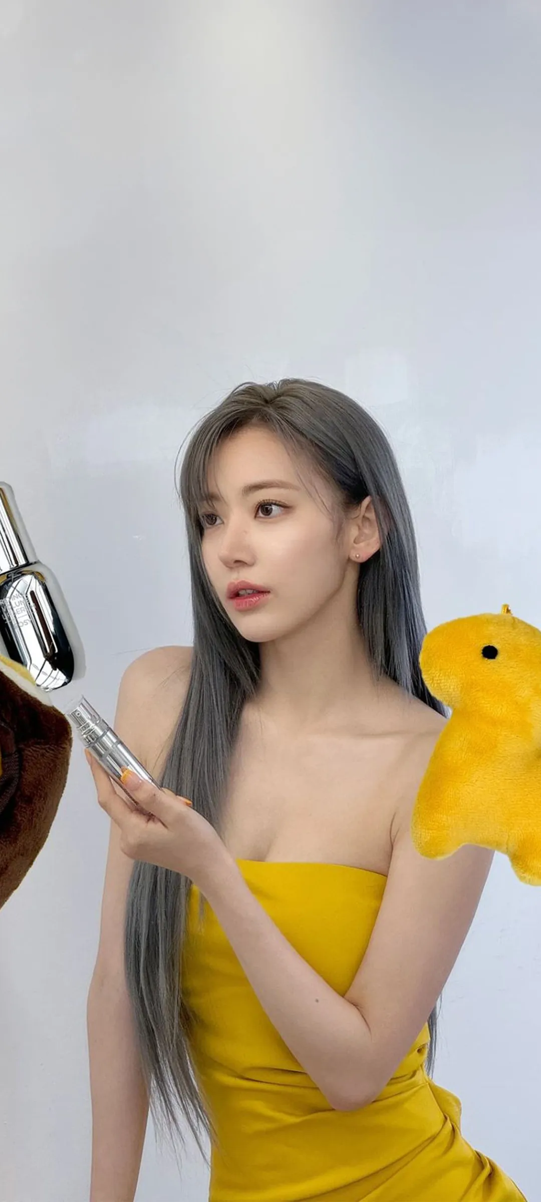 Fond d'écran de verrouillage mobile Sakura Miyawaki 4K HD télécharger — IZ*ONE, LE SSERAFIM