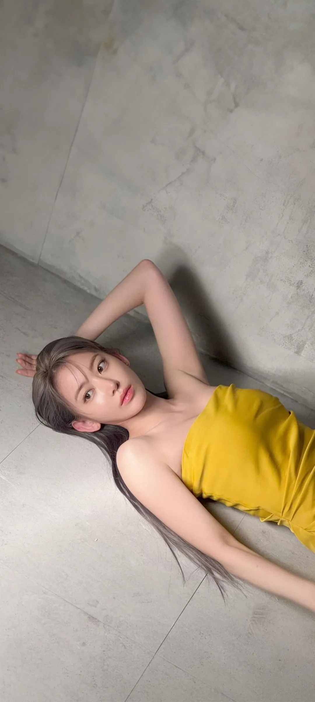 Fond d'écran de verrouillage mobile Sakura Miyawaki 4K HD télécharger — IZ*ONE, LE SSERAFIM