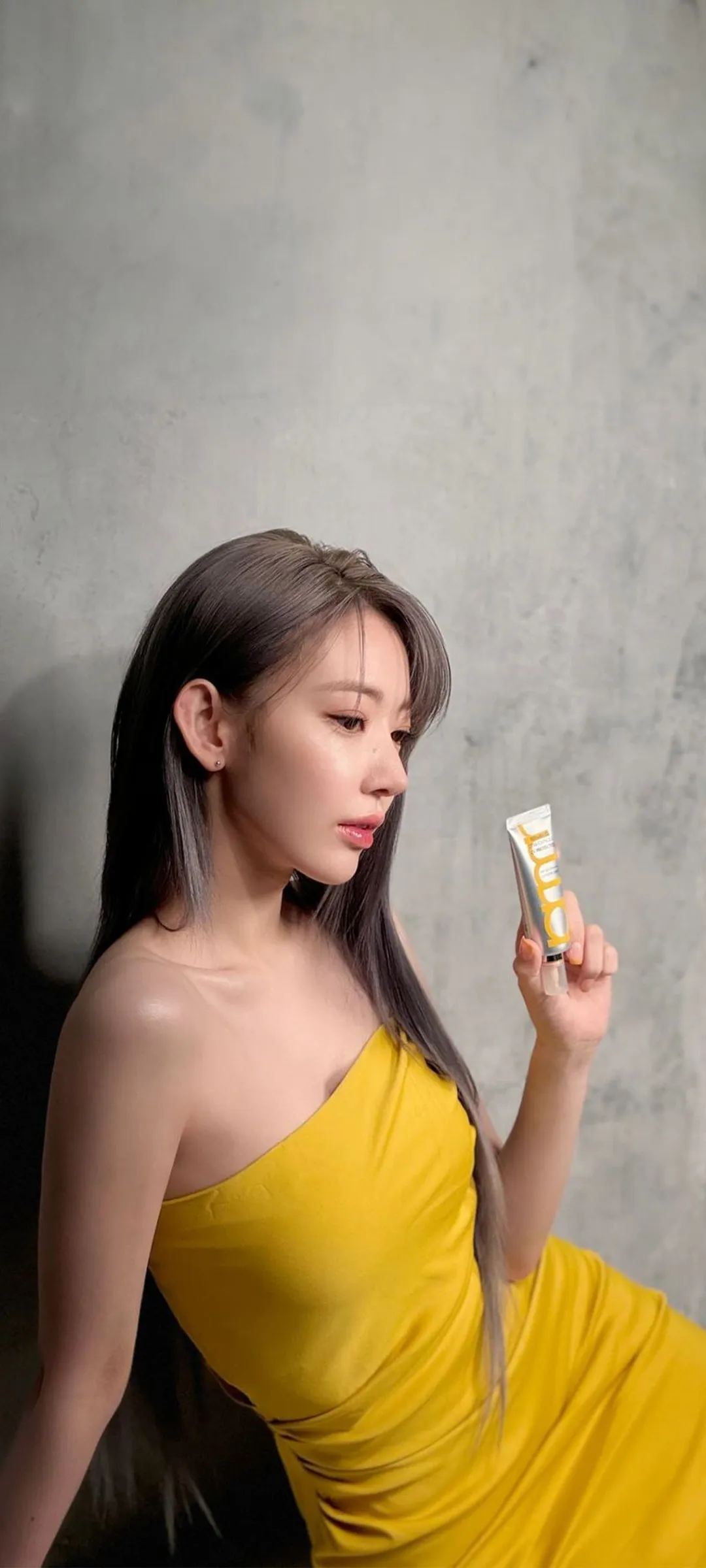 Fond d'écran de verrouillage mobile Sakura Miyawaki 4K HD télécharger — IZ*ONE, LE SSERAFIM