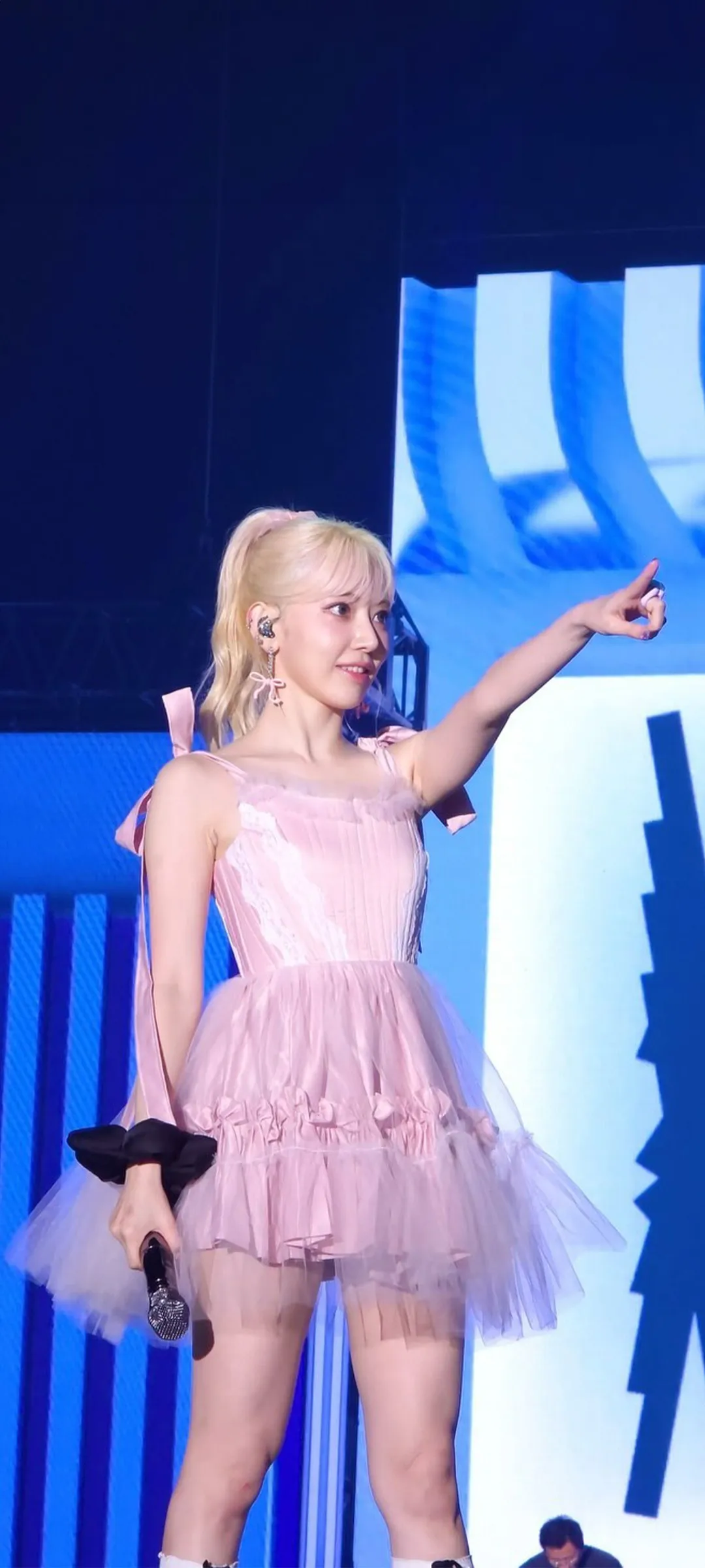 Fond d'écran de verrouillage mobile Sakura Miyawaki 4K HD télécharger — IZ*ONE, LE SSERAFIM