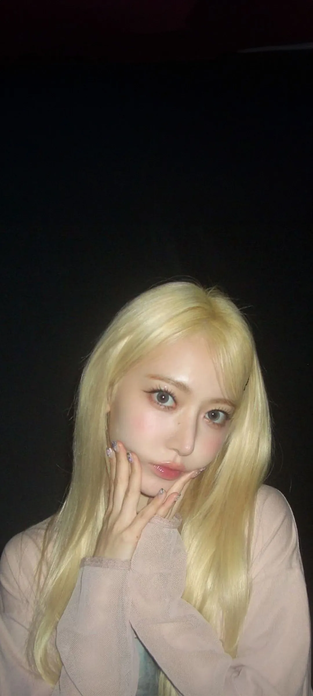 Fond d'écran de verrouillage mobile Sakura Miyawaki 4K HD télécharger — IZ*ONE, LE SSERAFIM