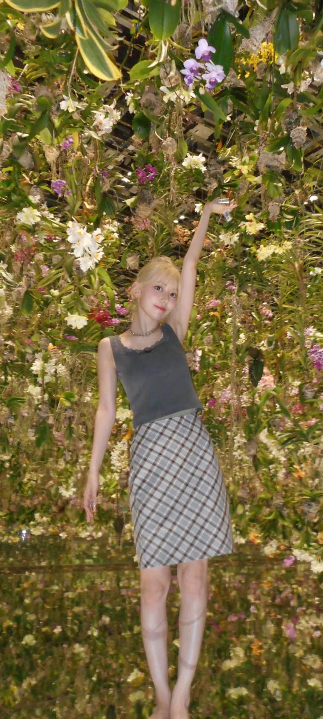 Fond d'écran de verrouillage mobile Sakura Miyawaki 4K HD télécharger — IZ*ONE, LE SSERAFIM