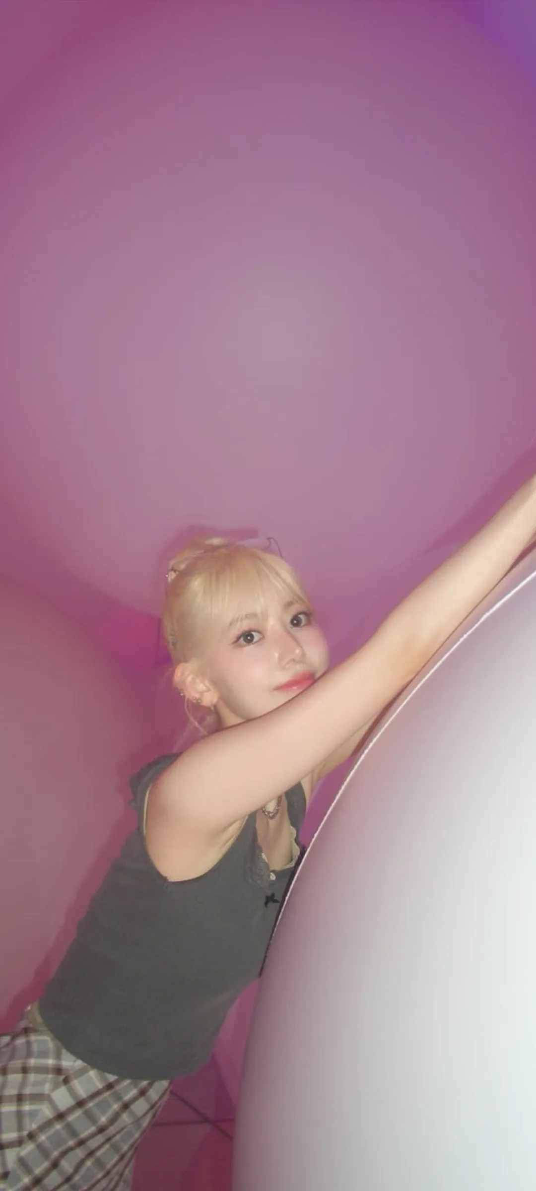 Fond d'écran de verrouillage mobile Sakura Miyawaki 4K HD télécharger — IZ*ONE, LE SSERAFIM