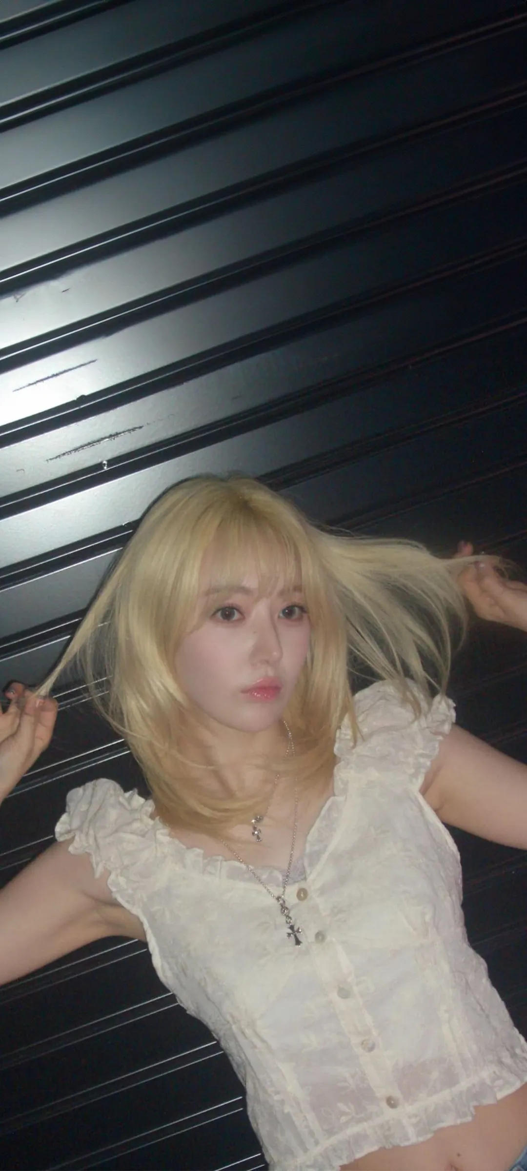 Fond d'écran de verrouillage mobile Sakura Miyawaki 4K HD télécharger — IZ*ONE, LE SSERAFIM