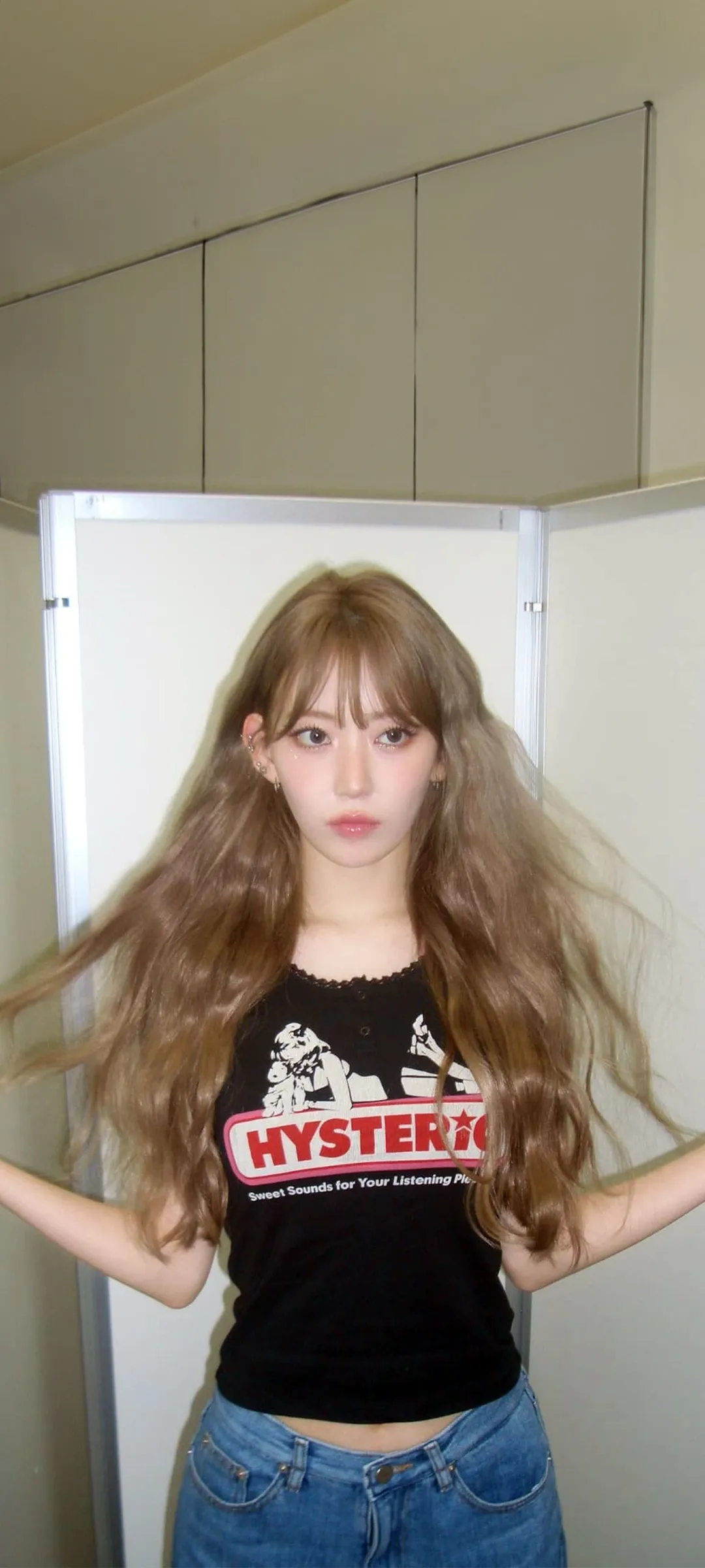 Fond d'écran de verrouillage mobile Sakura Miyawaki 4K HD télécharger — IZ*ONE, LE SSERAFIM