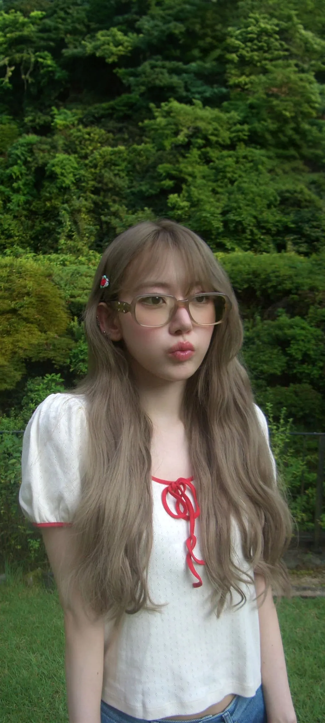 Fond d'écran de verrouillage mobile Sakura Miyawaki 4K HD télécharger — IZ*ONE, LE SSERAFIM
