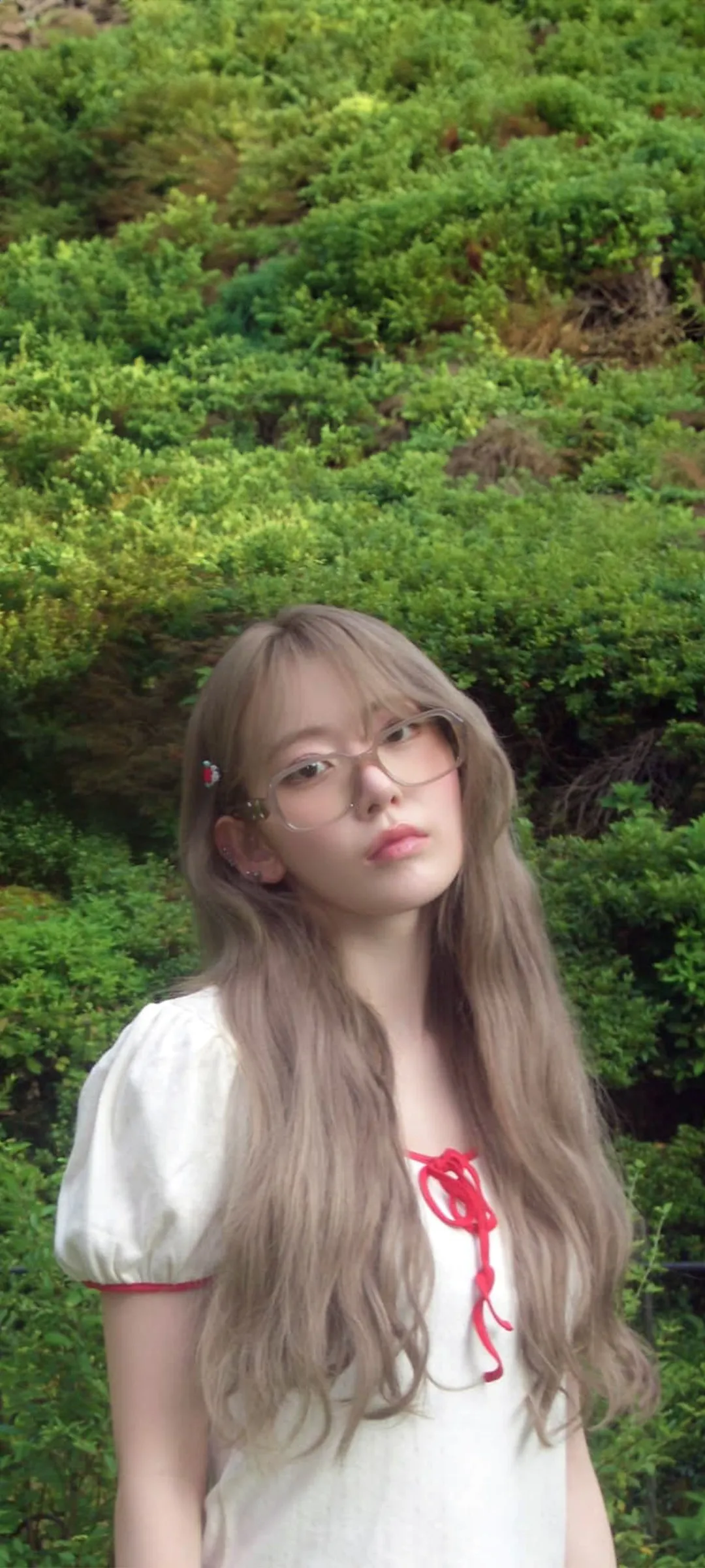 Fond d'écran de verrouillage mobile Sakura Miyawaki 4K HD télécharger — IZ*ONE, LE SSERAFIM