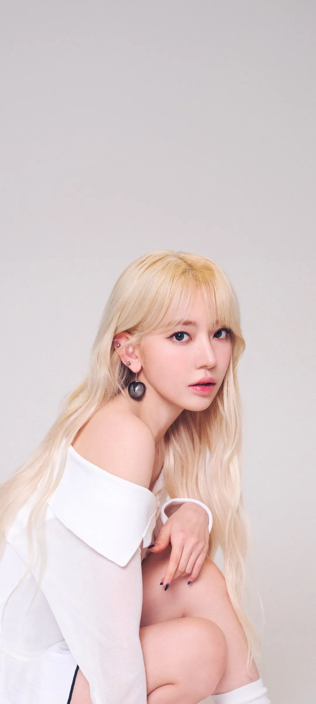 Fond d'écran de verrouillage mobile Sakura Miyawaki 4K HD télécharger — IZ*ONE, LE SSERAFIM