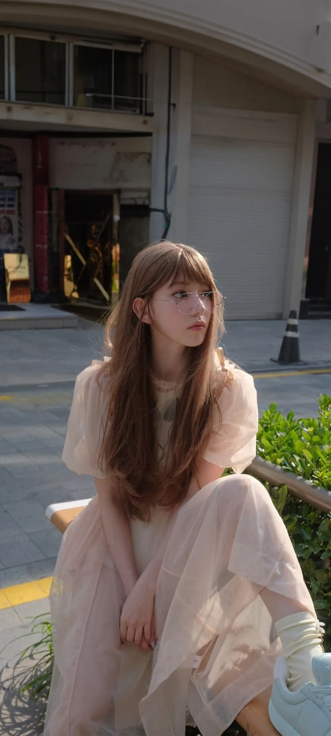Fond d'écran de verrouillage mobile Sakura Miyawaki 4K HD télécharger — IZ*ONE, LE SSERAFIM