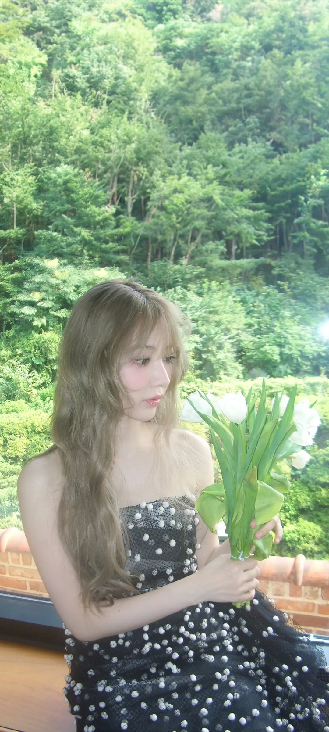 Fond d'écran de verrouillage mobile Sakura Miyawaki 4K HD télécharger — IZ*ONE, LE SSERAFIM