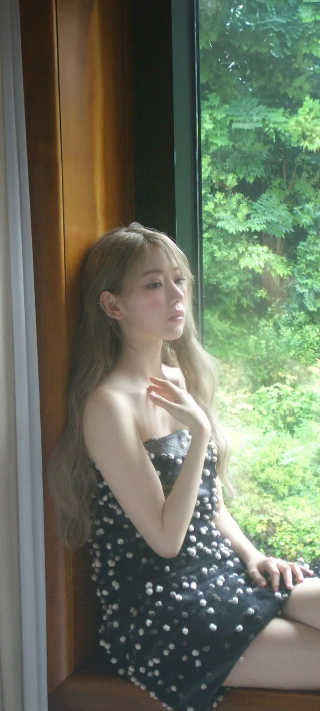 Fond d'écran de verrouillage mobile Sakura Miyawaki 4K HD télécharger — IZ*ONE, LE SSERAFIM