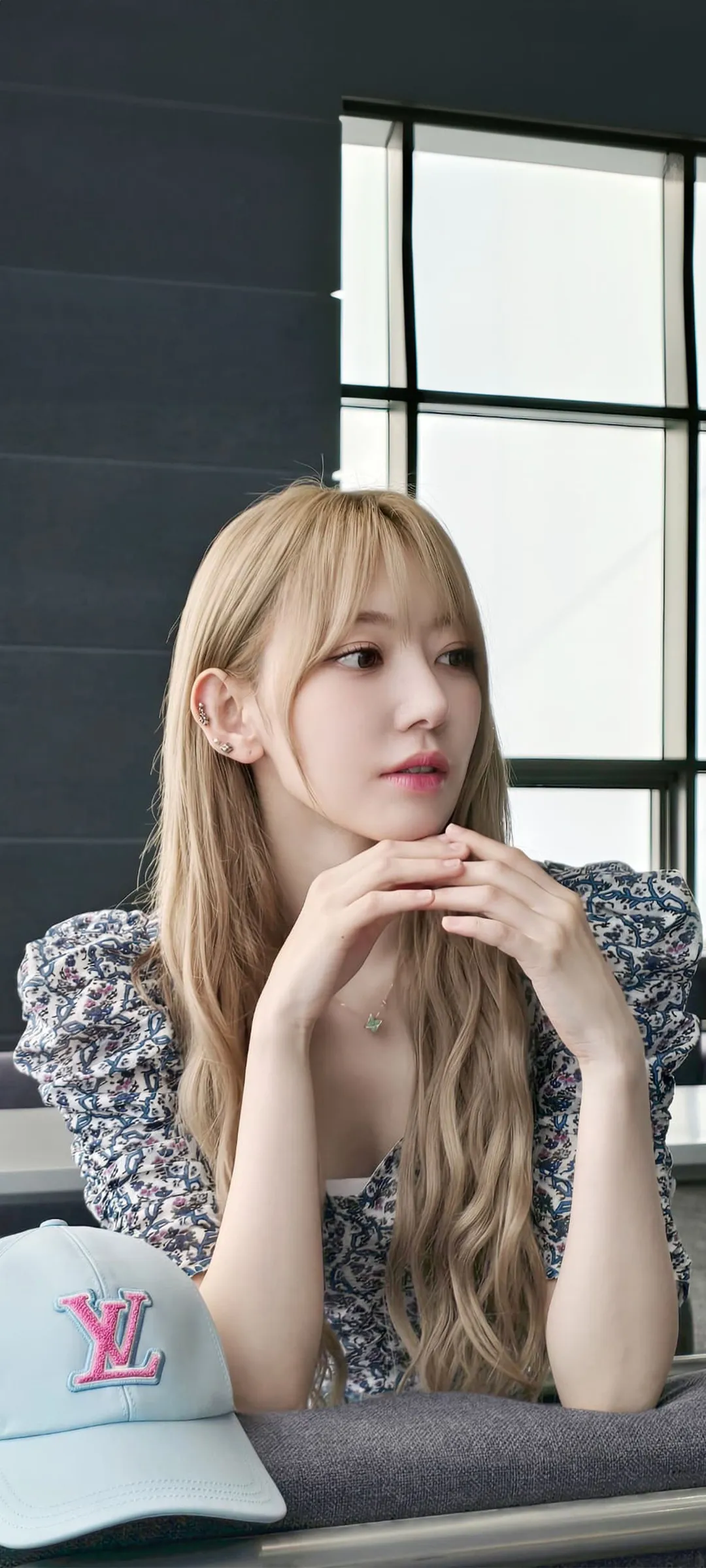 Fond d'écran de verrouillage mobile Sakura Miyawaki 4K HD télécharger — IZ*ONE, LE SSERAFIM