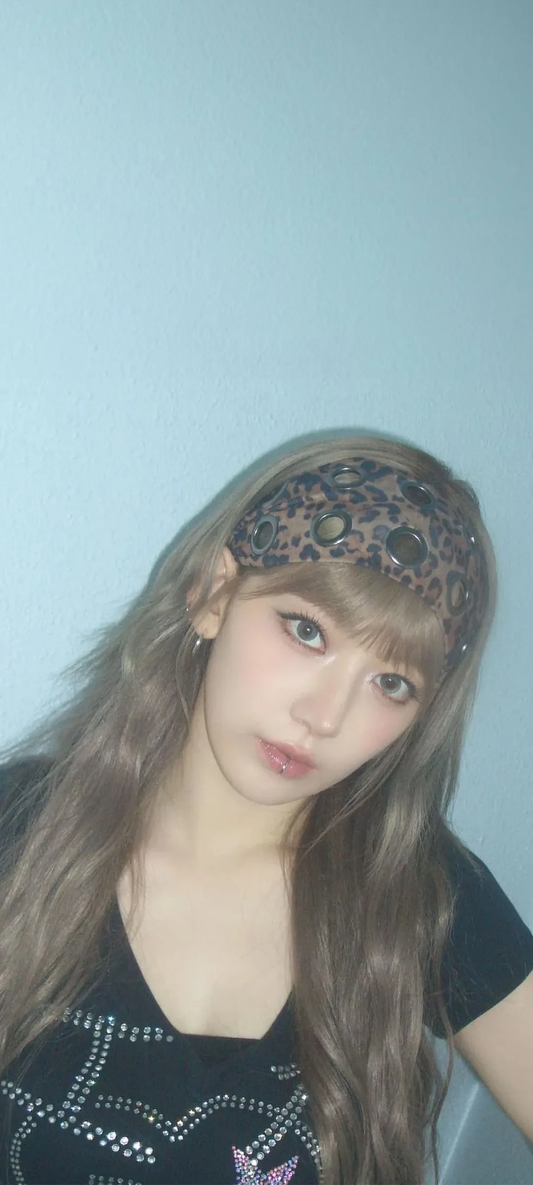 Fond d'écran de verrouillage mobile Sakura Miyawaki 4K HD télécharger — IZ*ONE, LE SSERAFIM
