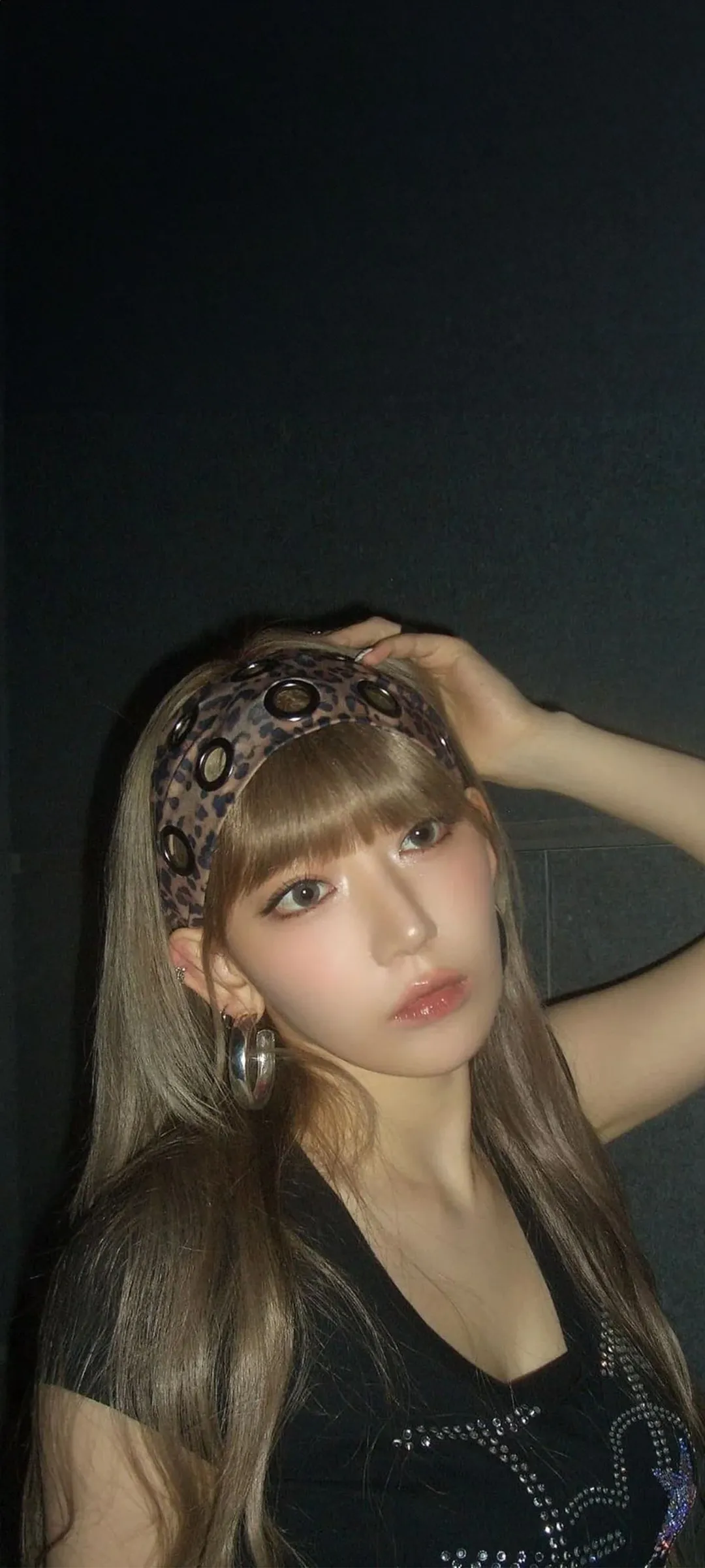 Fond d'écran de verrouillage mobile Sakura Miyawaki 4K HD télécharger — IZ*ONE, LE SSERAFIM