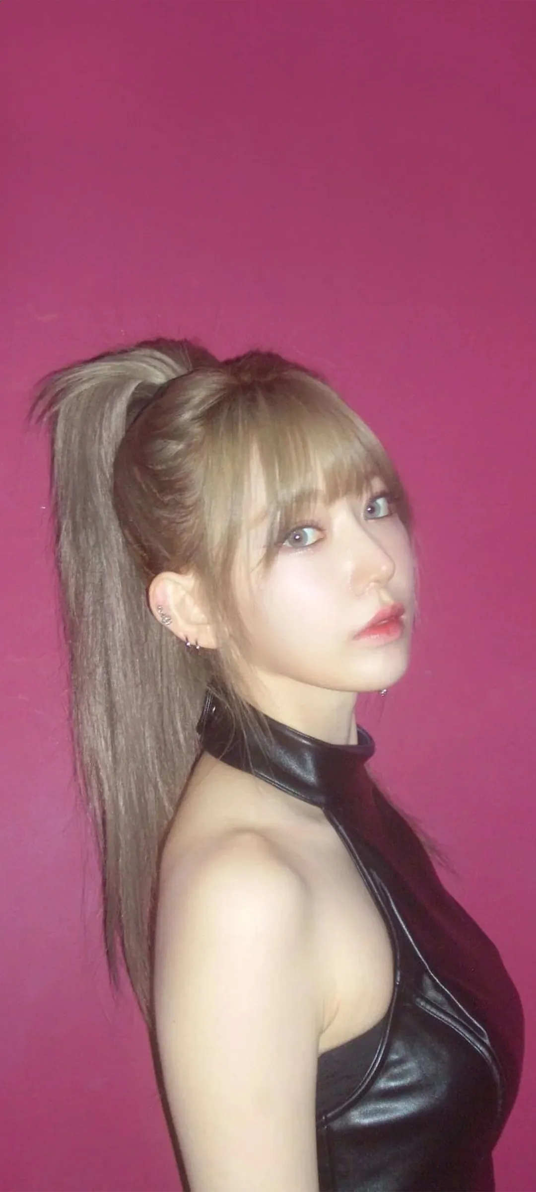 Fond d'écran de verrouillage mobile Sakura Miyawaki 4K HD télécharger — IZ*ONE, LE SSERAFIM