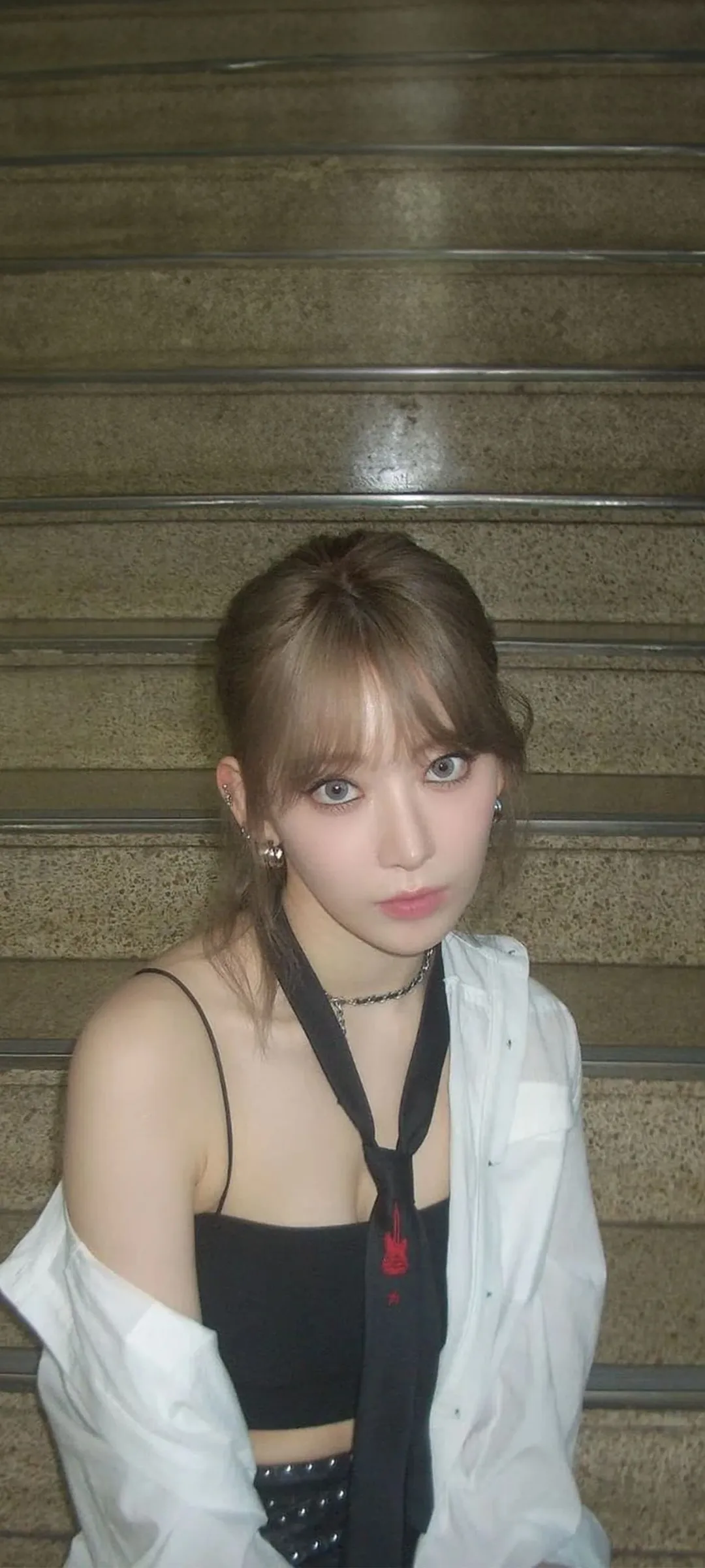 Fond d'écran de verrouillage mobile Sakura Miyawaki 4K HD télécharger — IZ*ONE, LE SSERAFIM