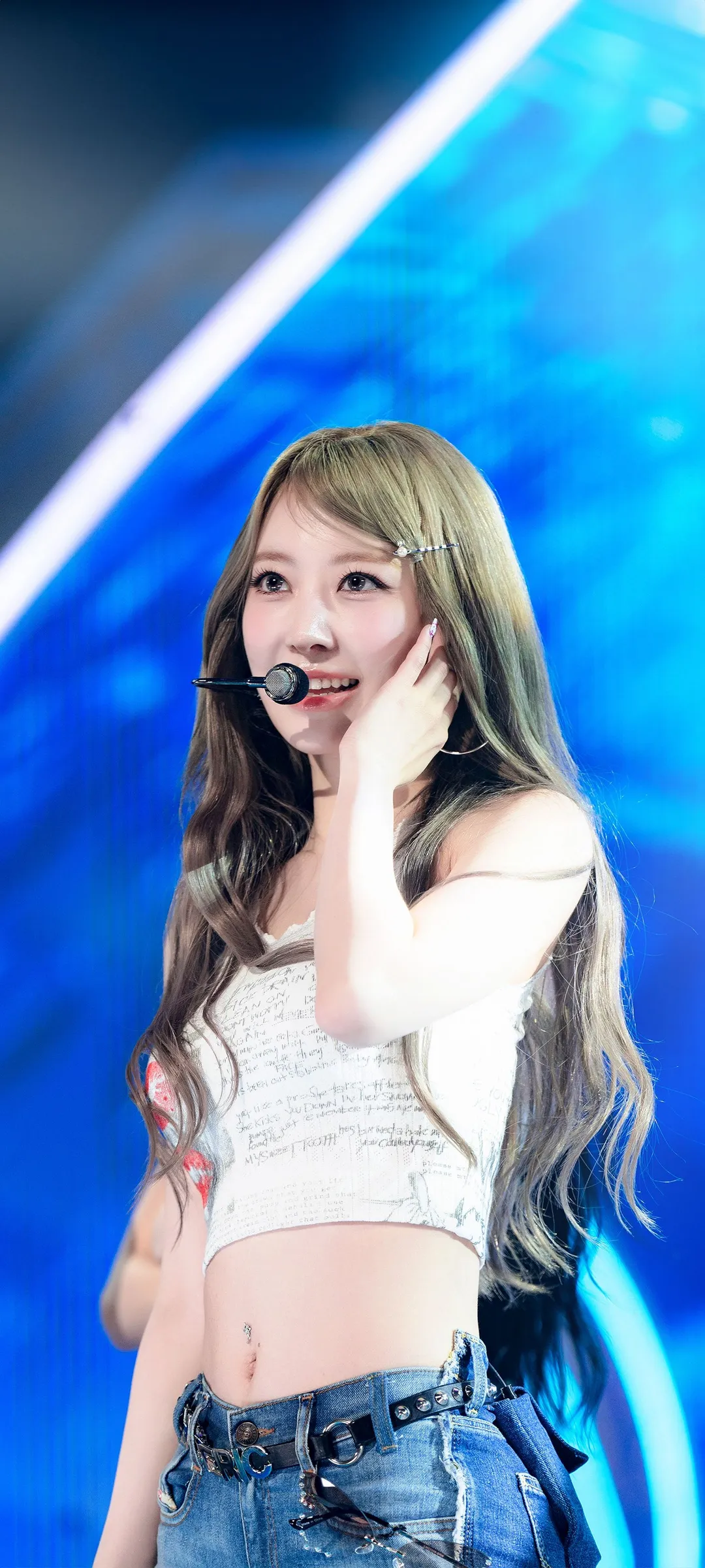 Fond d'écran de verrouillage mobile Sakura Miyawaki 4K HD télécharger — IZ*ONE, LE SSERAFIM
