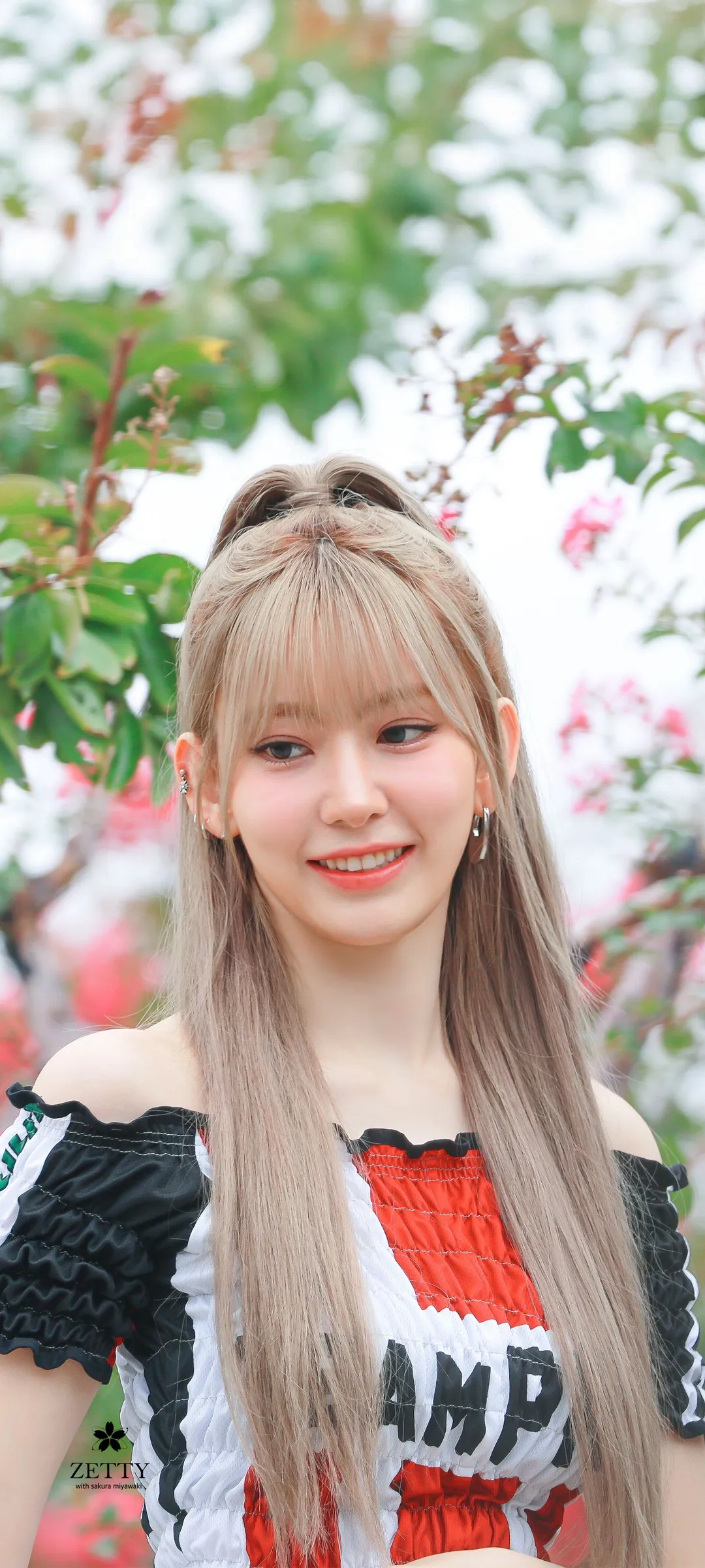 Fond d'écran de verrouillage mobile Sakura Miyawaki 4K HD télécharger — IZ*ONE, LE SSERAFIM