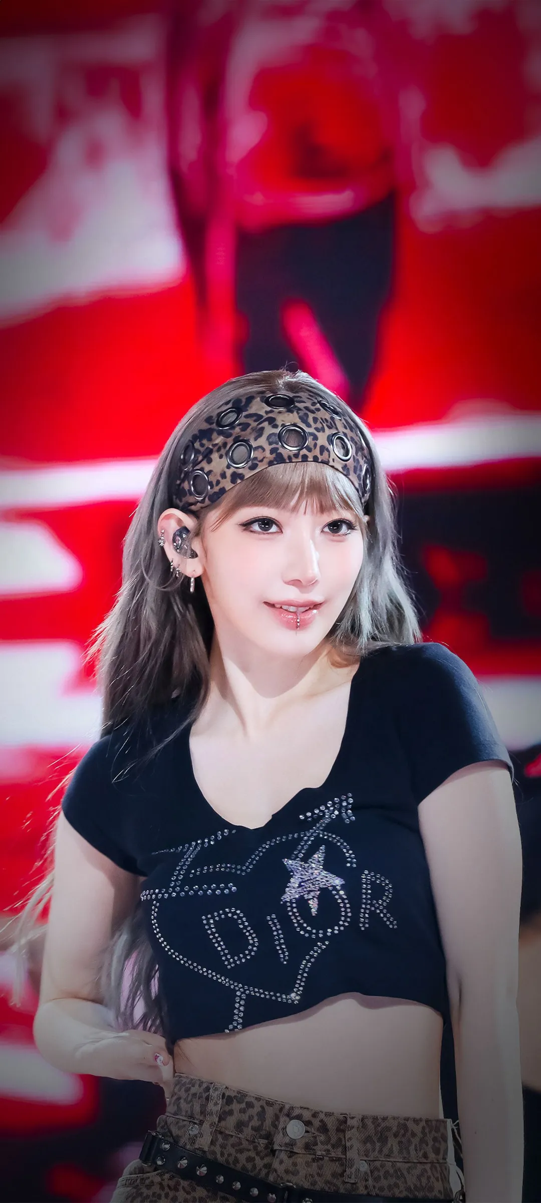 Fond d'écran de verrouillage mobile Sakura Miyawaki 4K HD télécharger — IZ*ONE, LE SSERAFIM