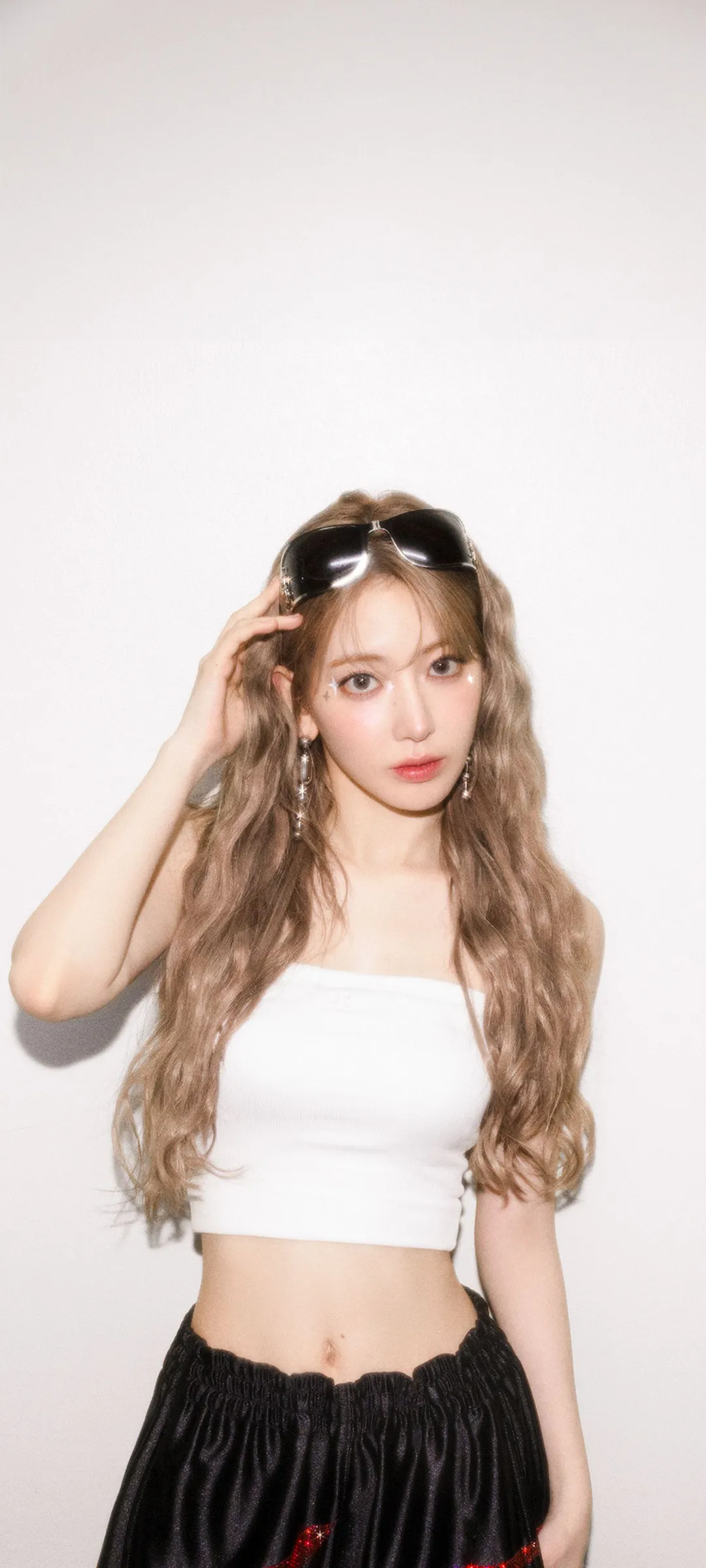 Fond d'écran de verrouillage mobile Sakura Miyawaki 4K HD télécharger — IZ*ONE, LE SSERAFIM